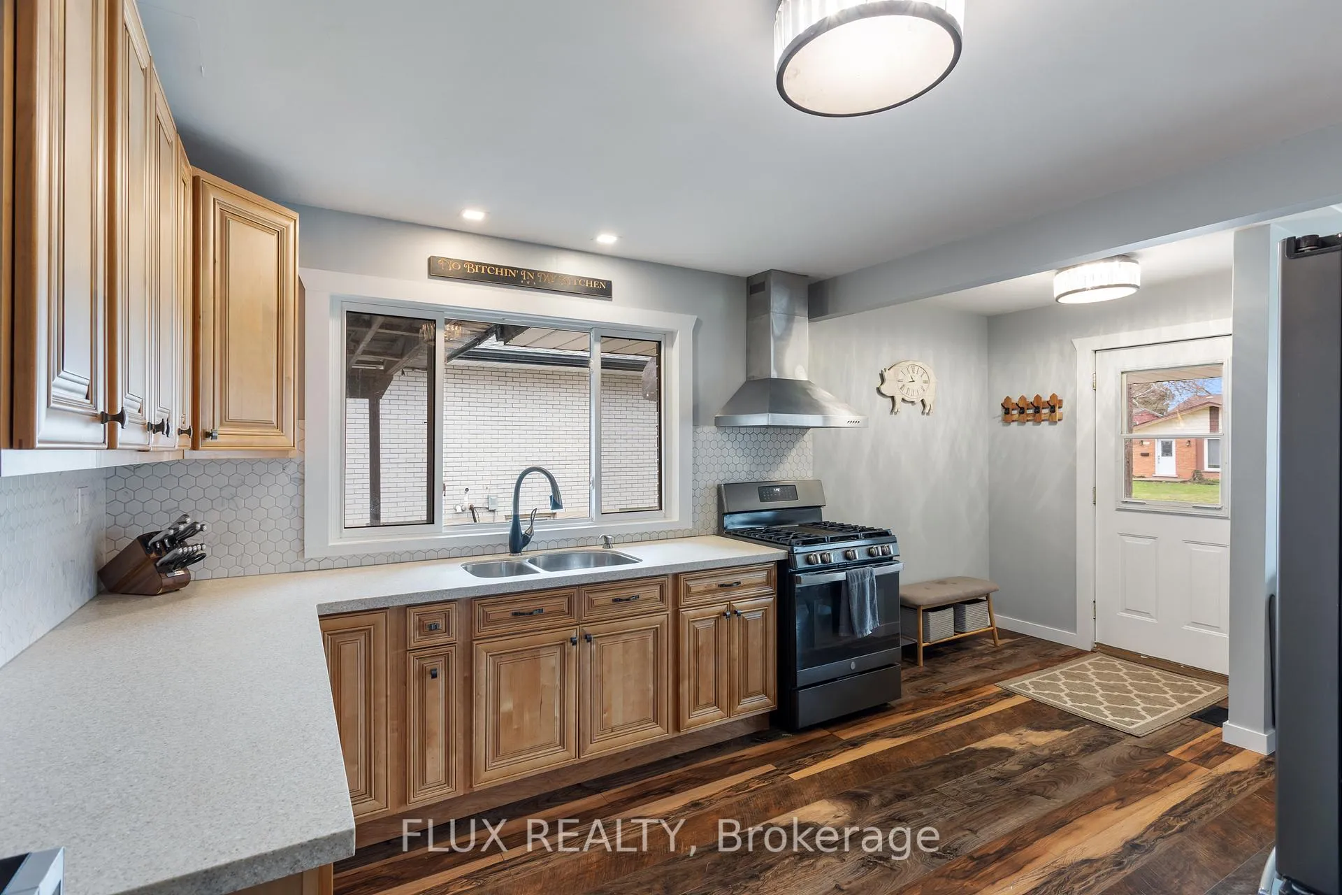 Photo 13 of 122 Sweetbriar Drive, Kitchener — HOMEH