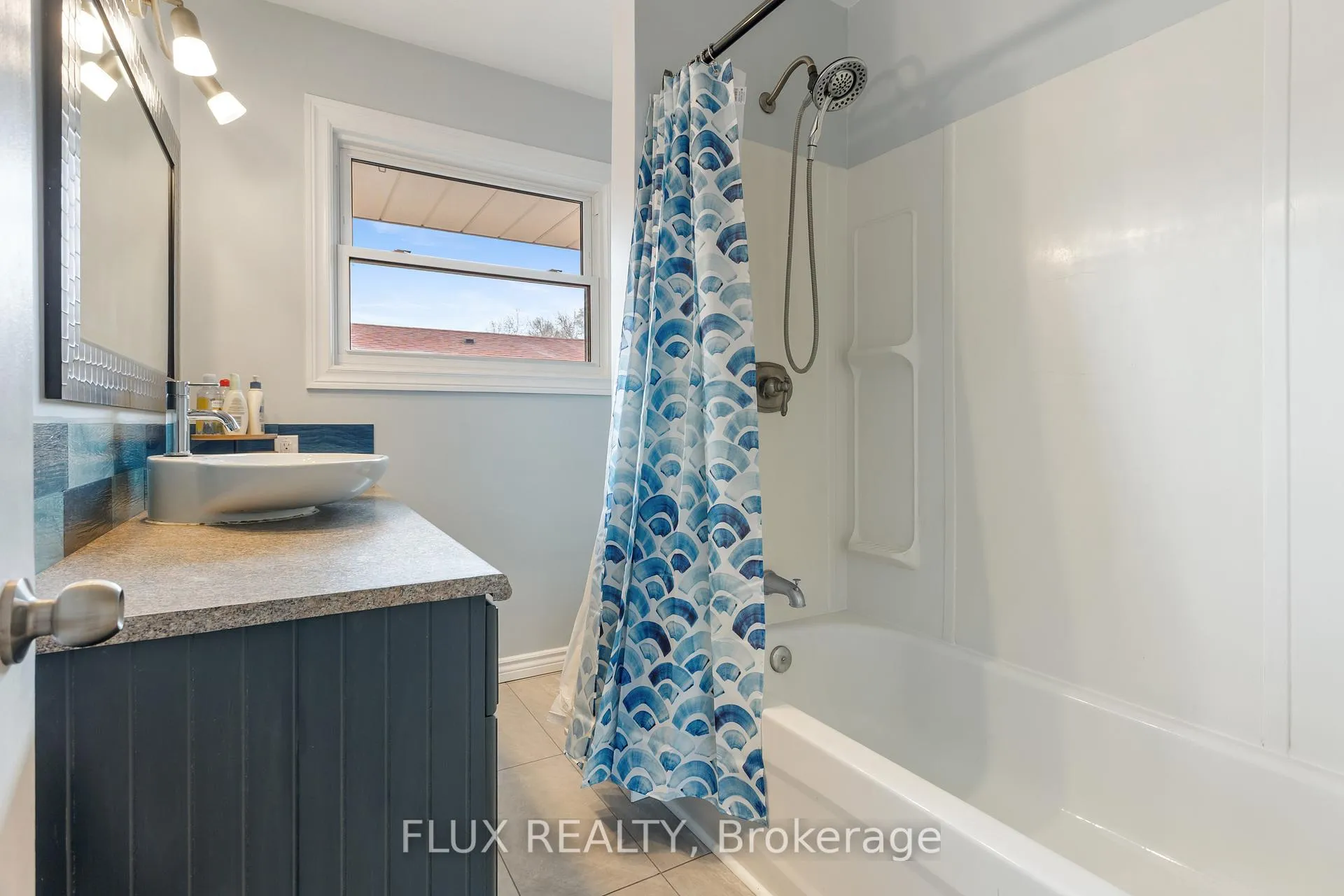 Photo 16 of 122 Sweetbriar Drive, Kitchener — HOMEH