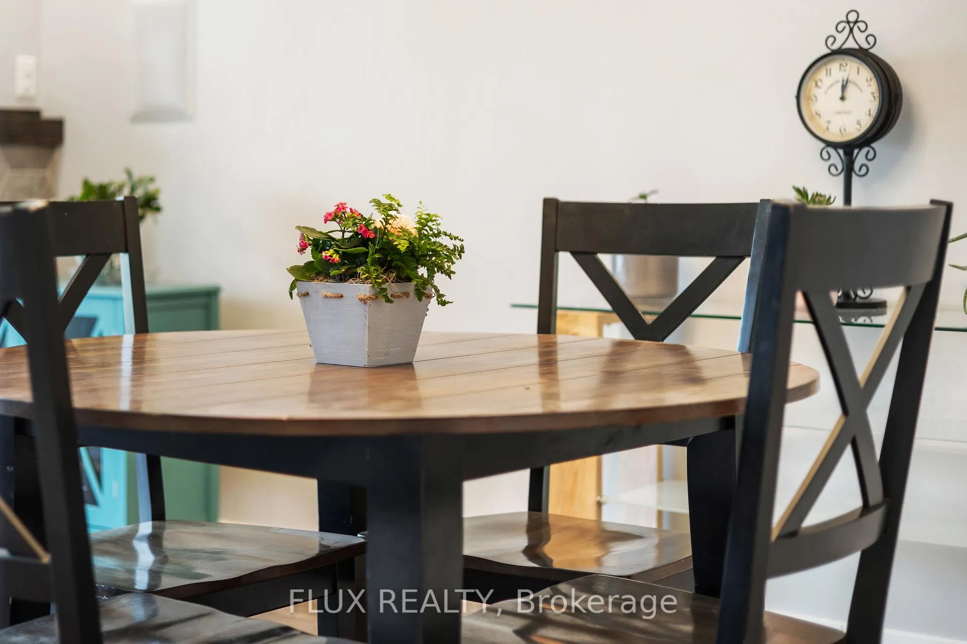 Photo 19 of 122 Sweetbriar Drive, Kitchener — HOMEH