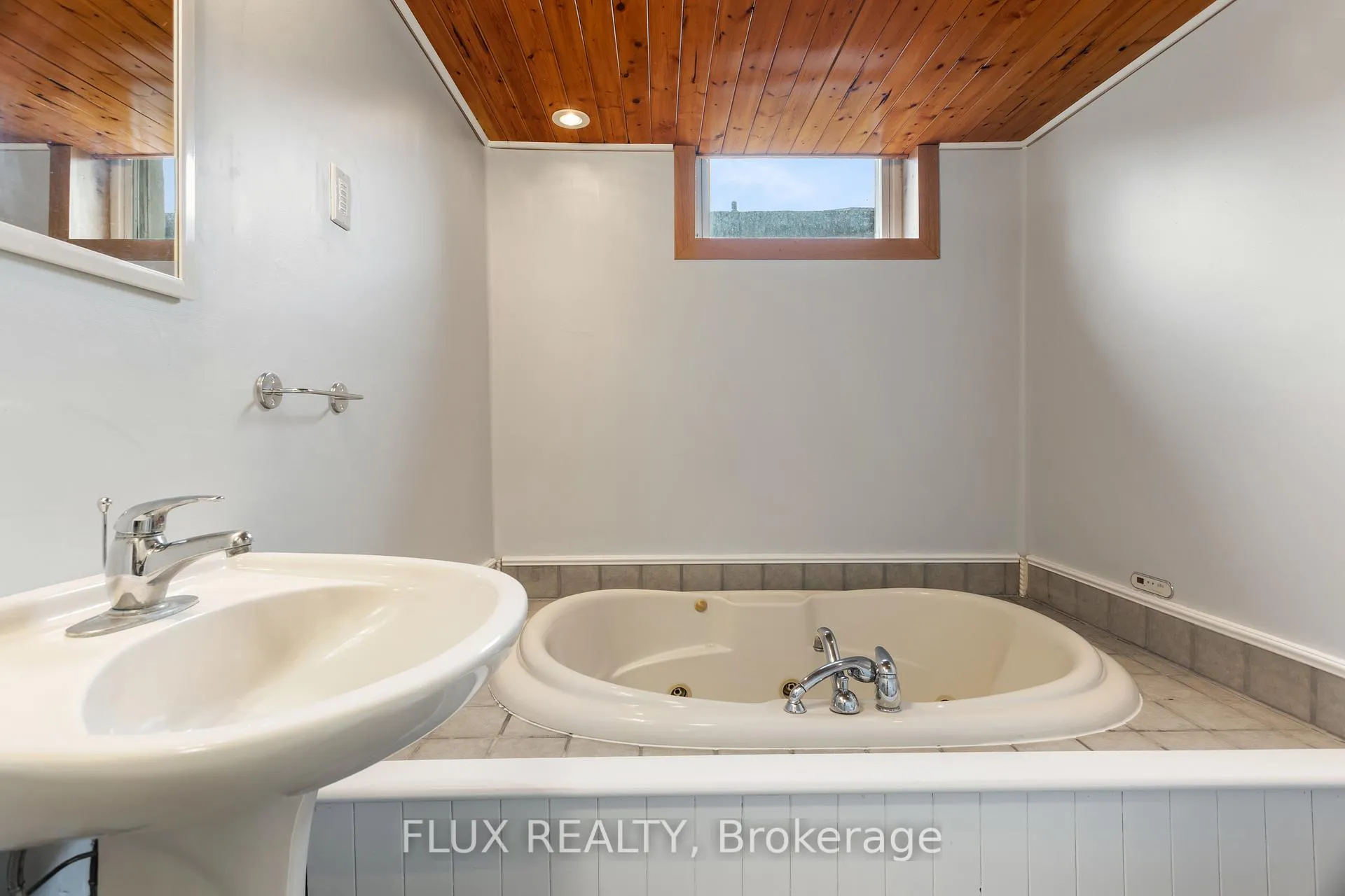 Photo 41 of 122 Sweetbriar Drive, Kitchener — HOMEH