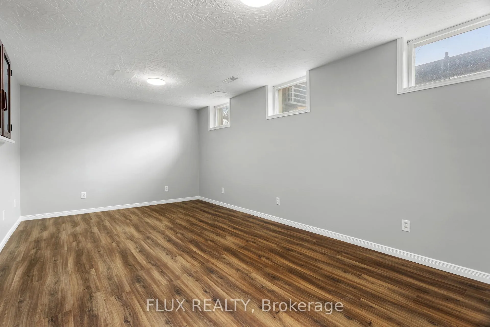 Photo 42 of 122 Sweetbriar Drive, Kitchener — HOMEH