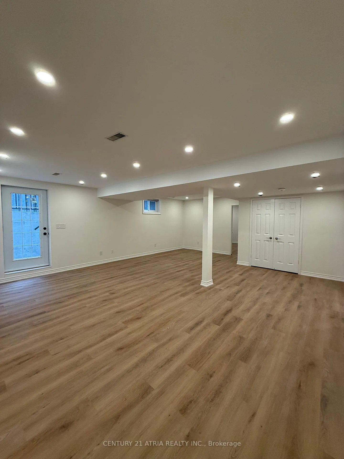 Photo 2 of 15 Hashbury Place, Markham, Thornlea — HOMEH