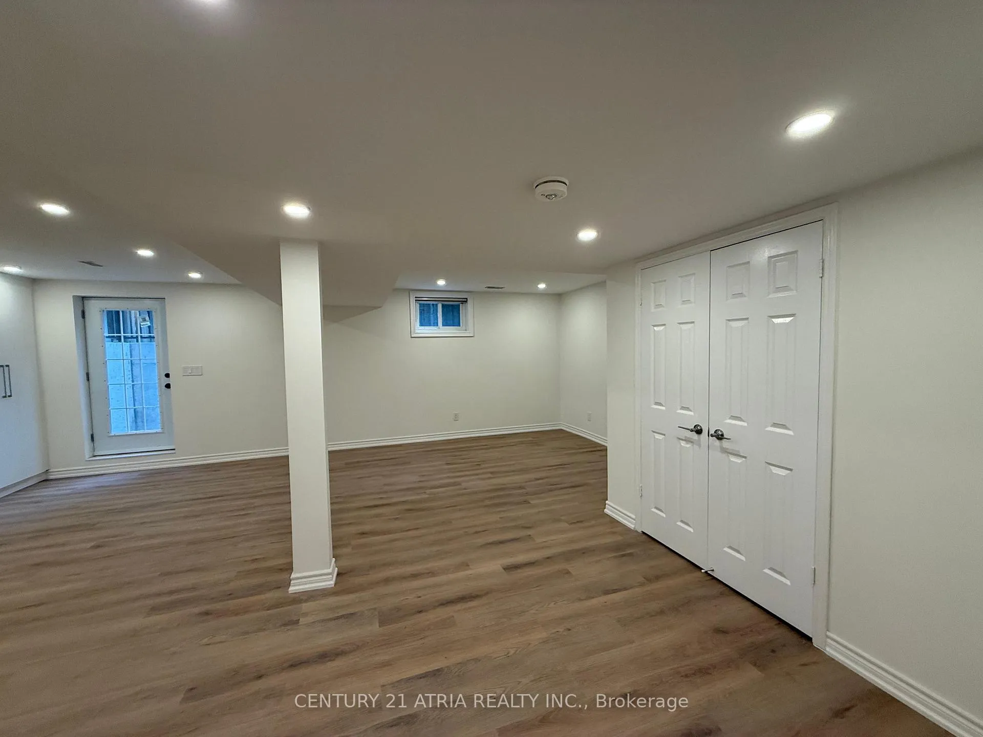 Photo 3 of 15 Hashbury Place, Markham, Thornlea — HOMEH