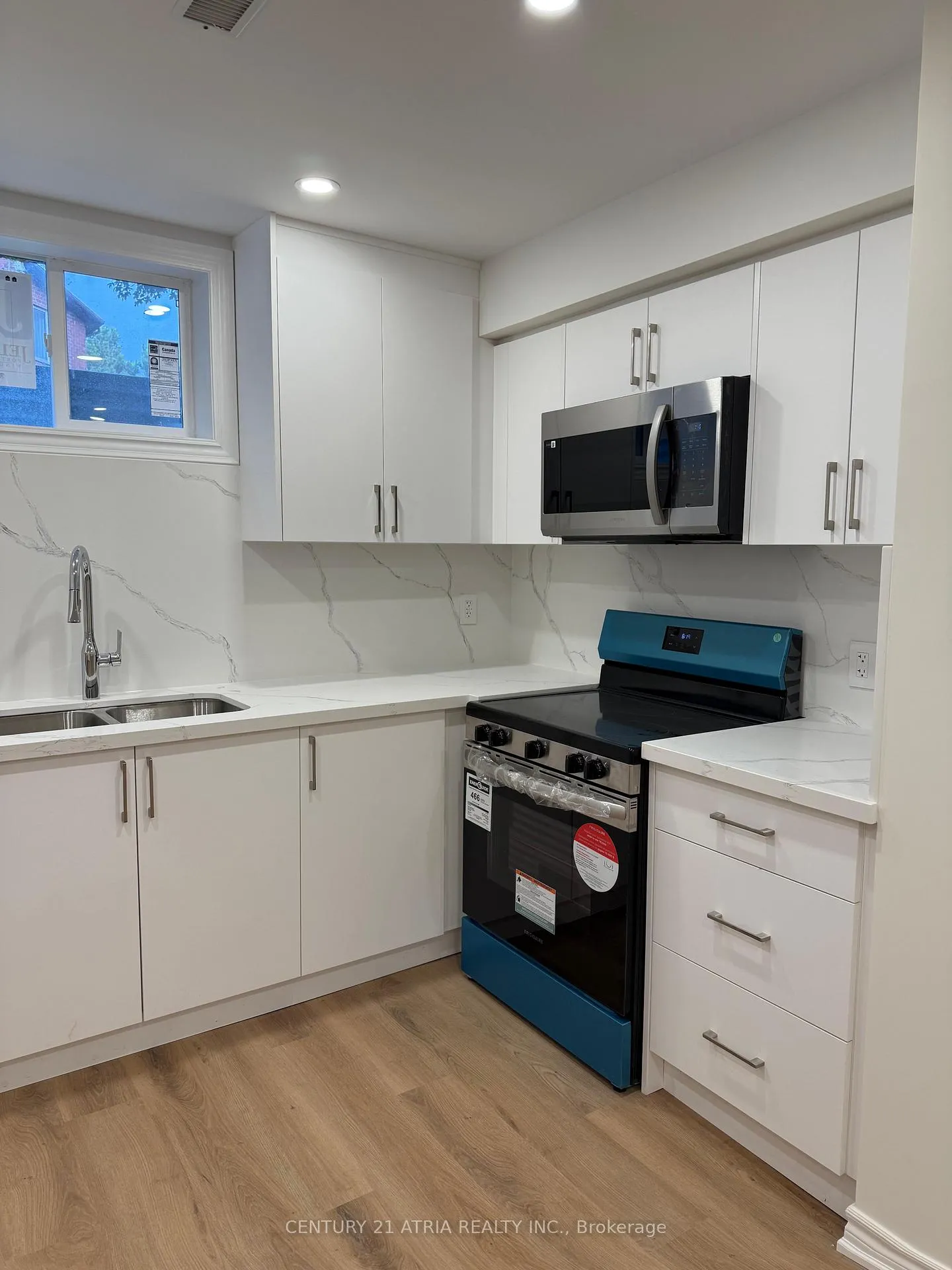 Photo 10 of 15 Hashbury Place, Markham, Thornlea — HOMEH