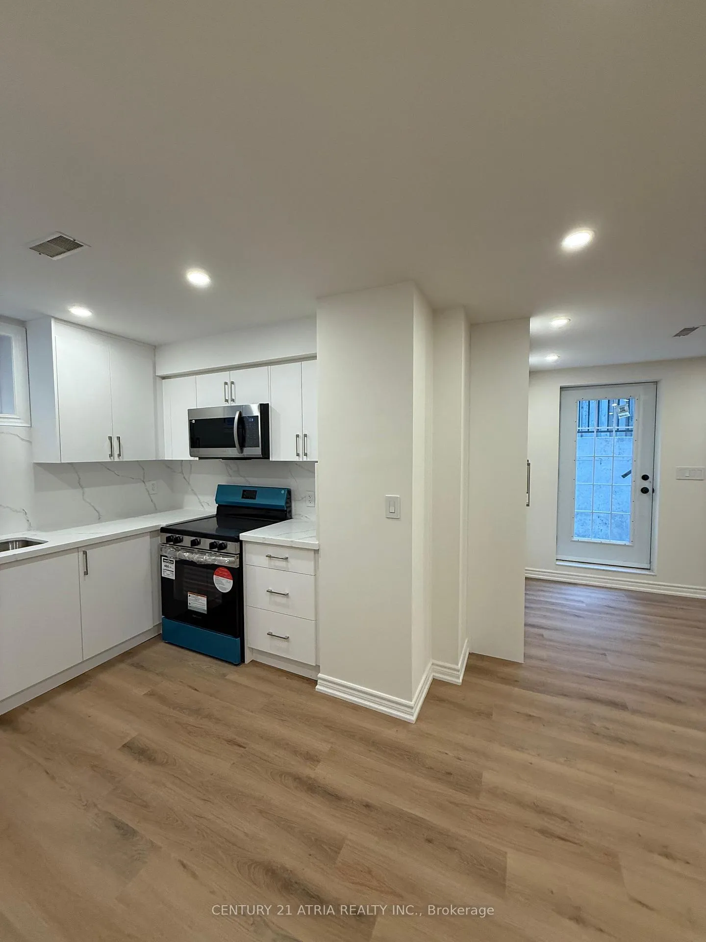 Photo 11 of 15 Hashbury Place, Markham, Thornlea — HOMEH