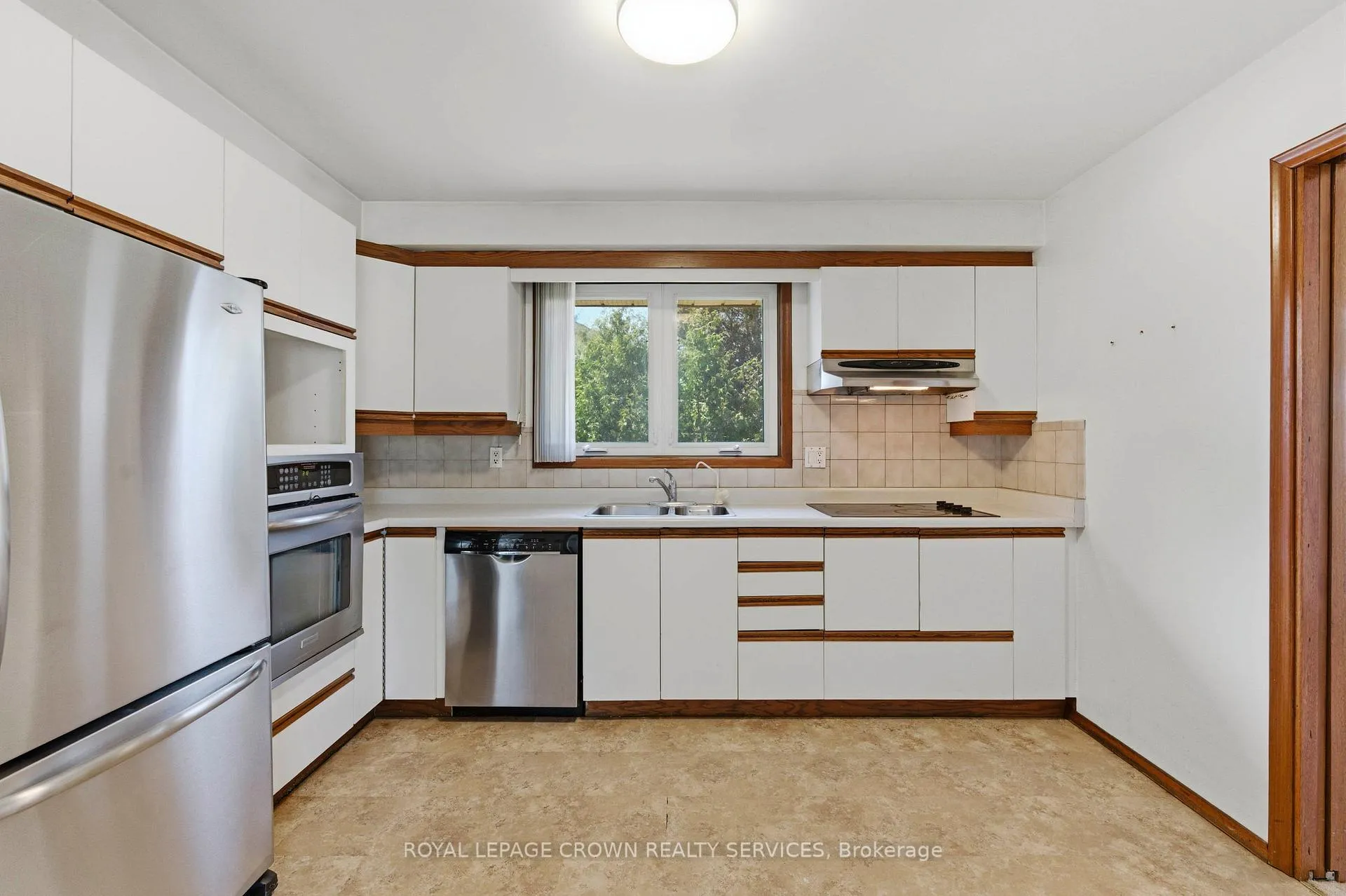 Photo 8 of 7 Lichty Crescent, Kitchener — HOMEH