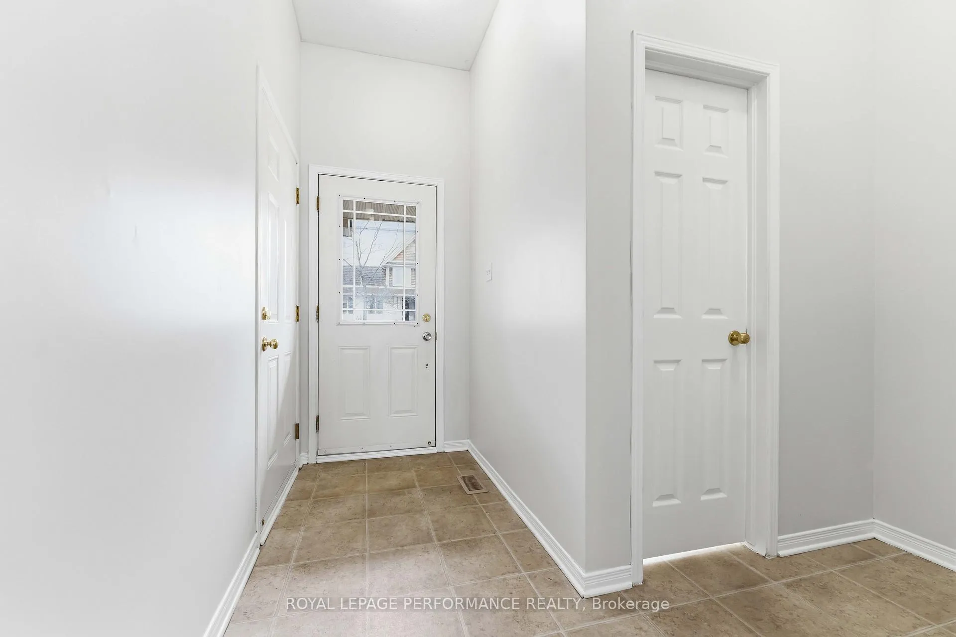 Photo 3 of 640 Louis Toscano Drive W, Ottawa, Avalon East — HOMEH