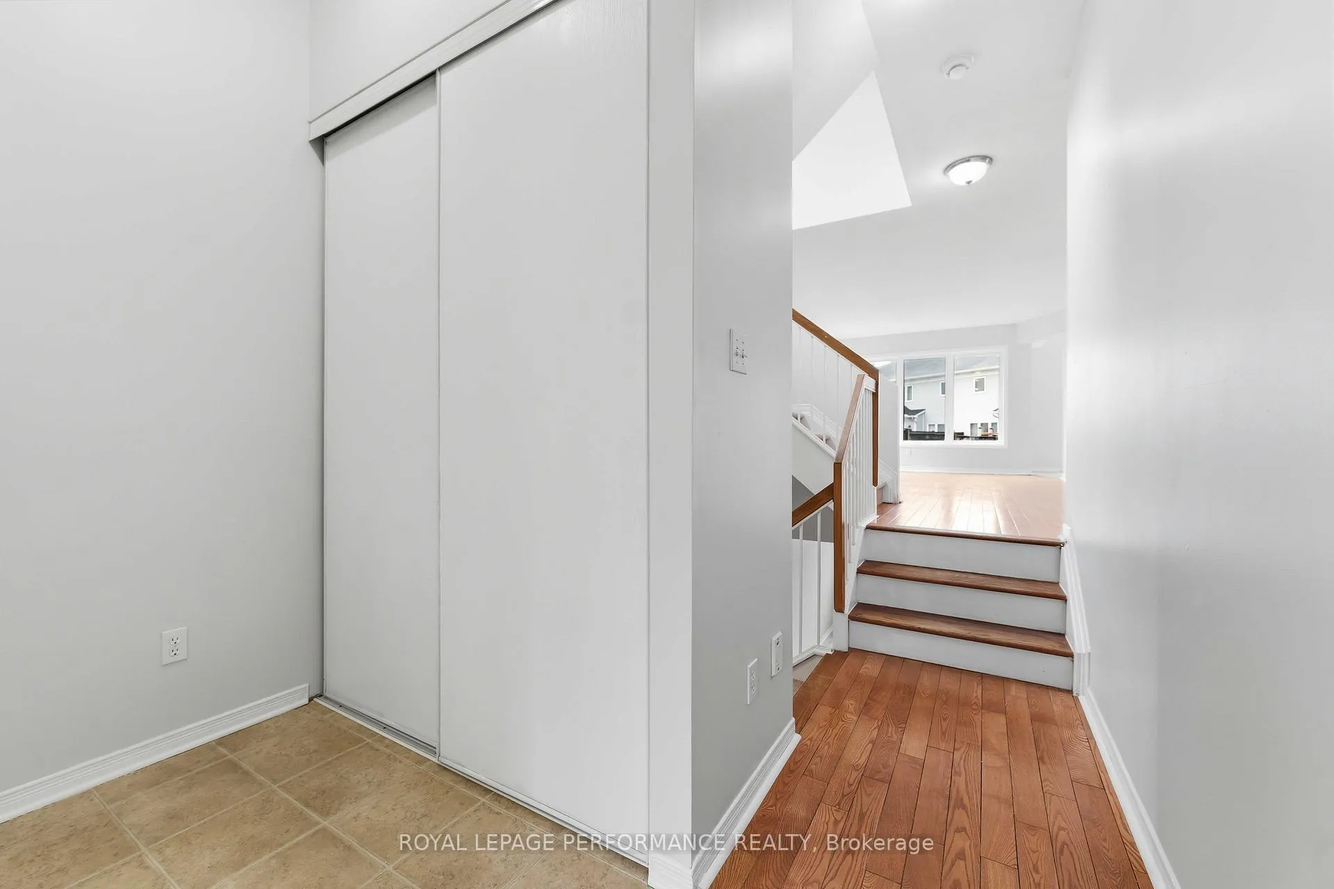 Photo 4 of 640 Louis Toscano Drive W, Ottawa, Avalon East — HOMEH
