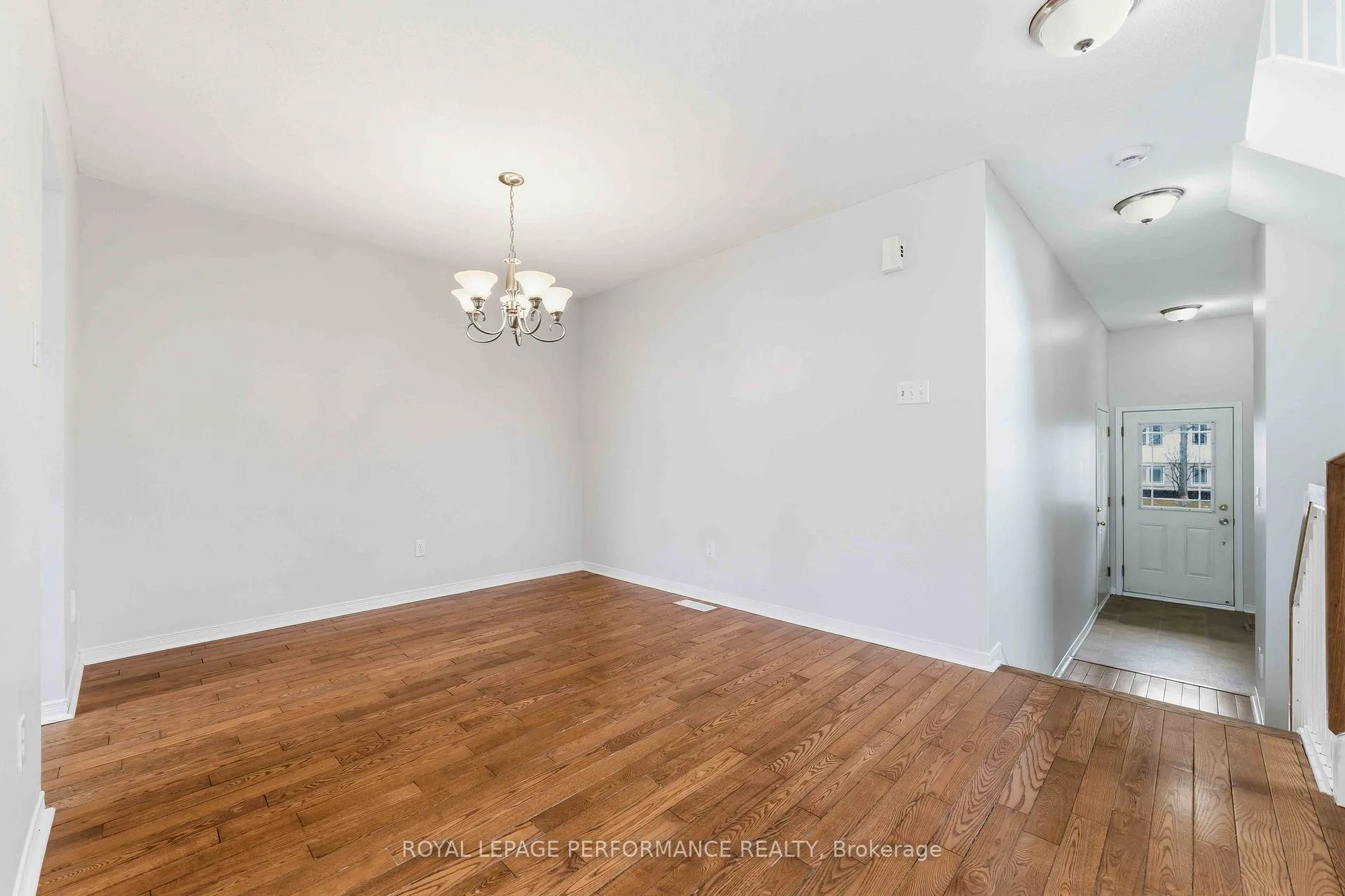 Photo 8 of 640 Louis Toscano Drive W, Ottawa, Avalon East — HOMEH