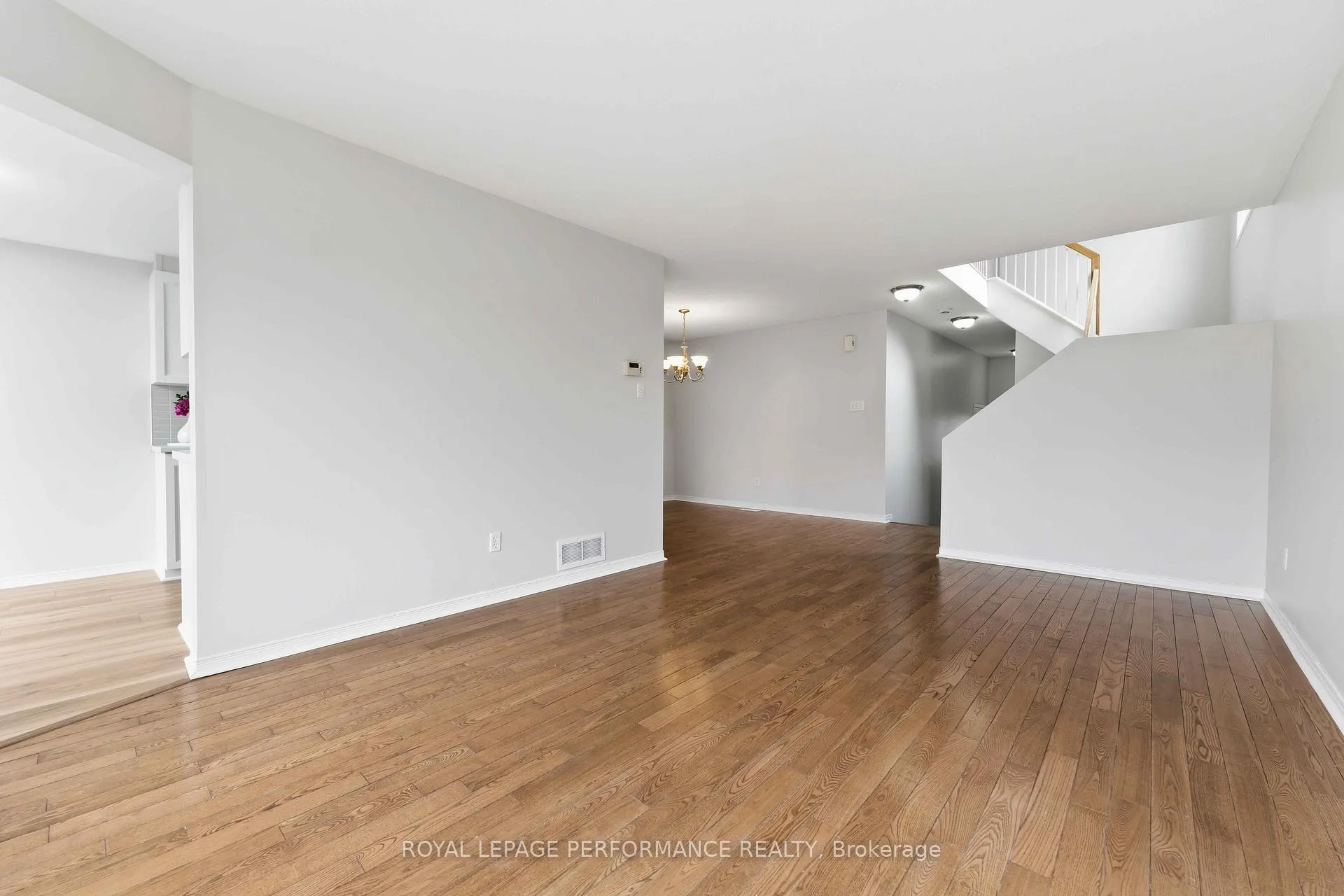 Photo 9 of 640 Louis Toscano Drive W, Ottawa, Avalon East — HOMEH