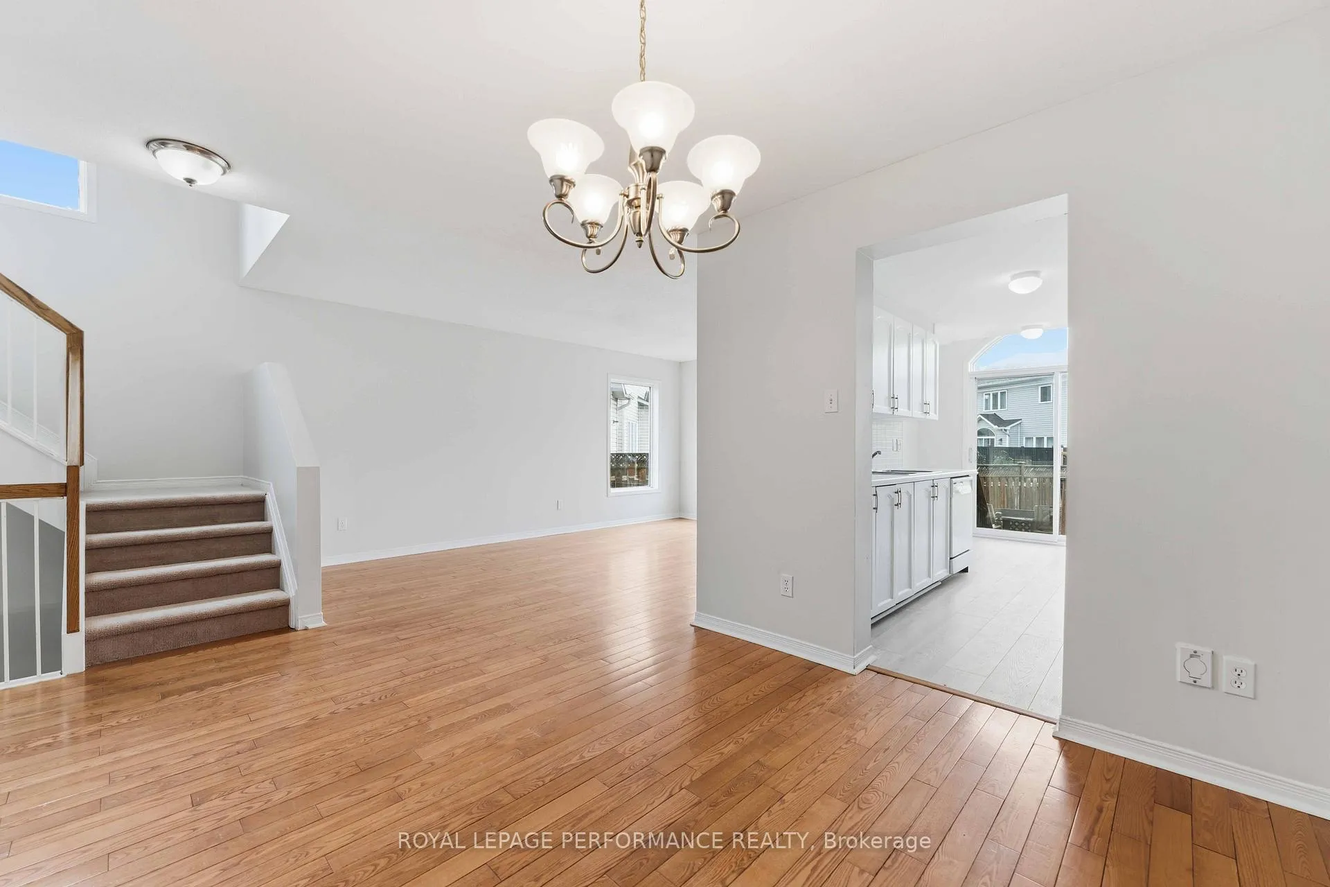 Photo 16 of 640 Louis Toscano Drive W, Ottawa, Avalon East — HOMEH