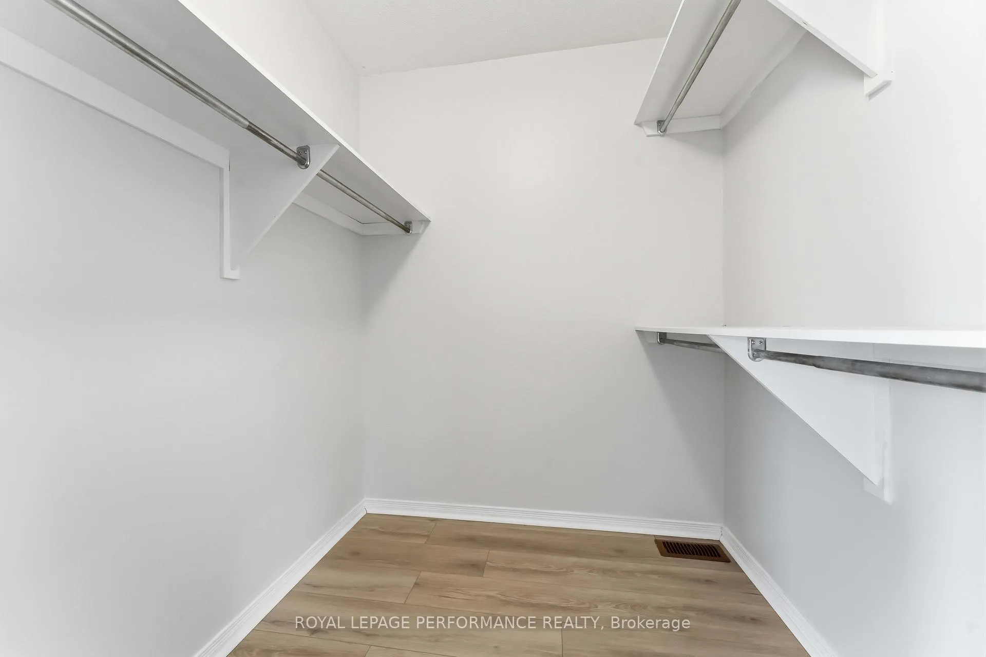 Photo 21 of 640 Louis Toscano Drive W, Ottawa, Avalon East — HOMEH