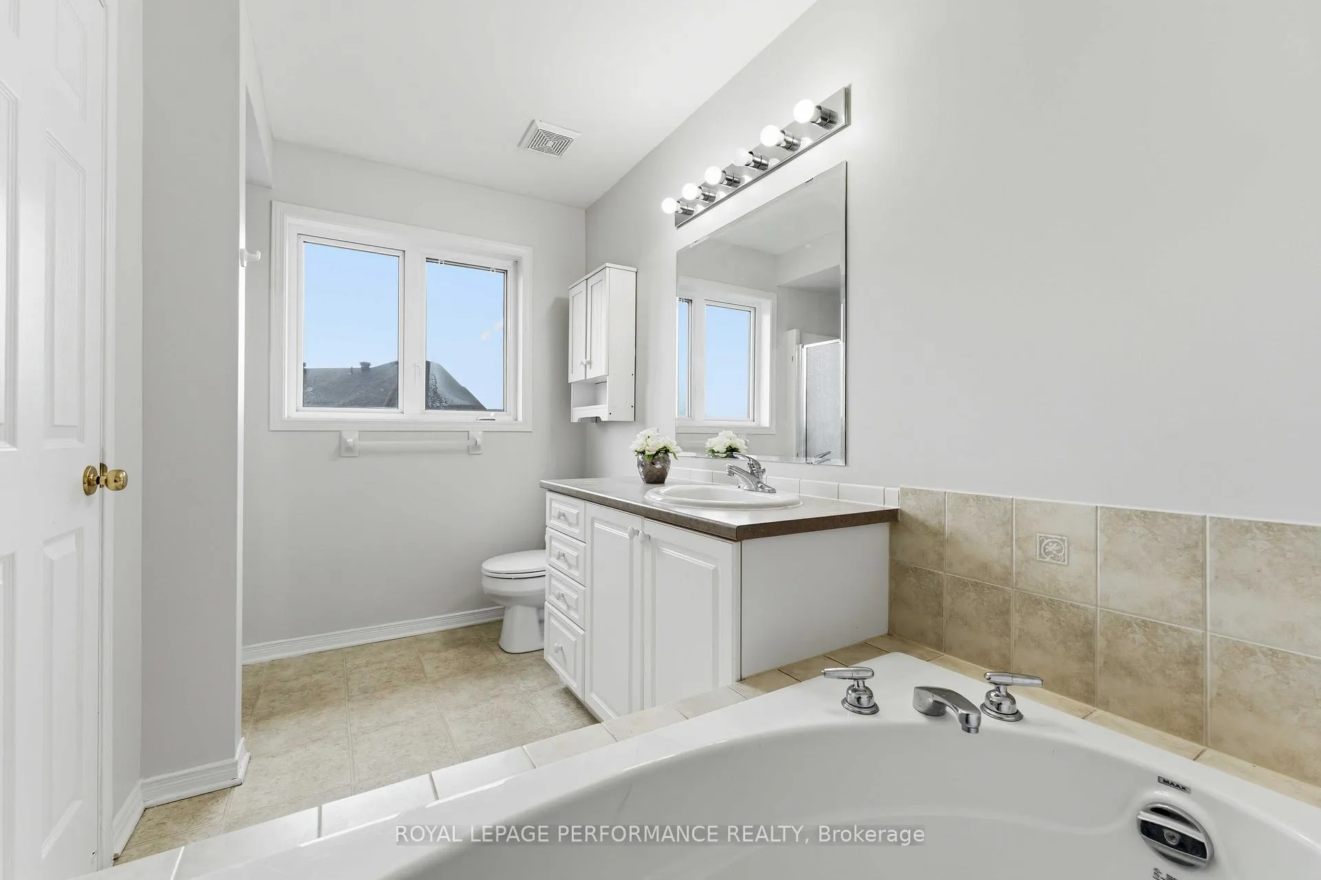Photo 22 of 640 Louis Toscano Drive W, Ottawa, Avalon East — HOMEH