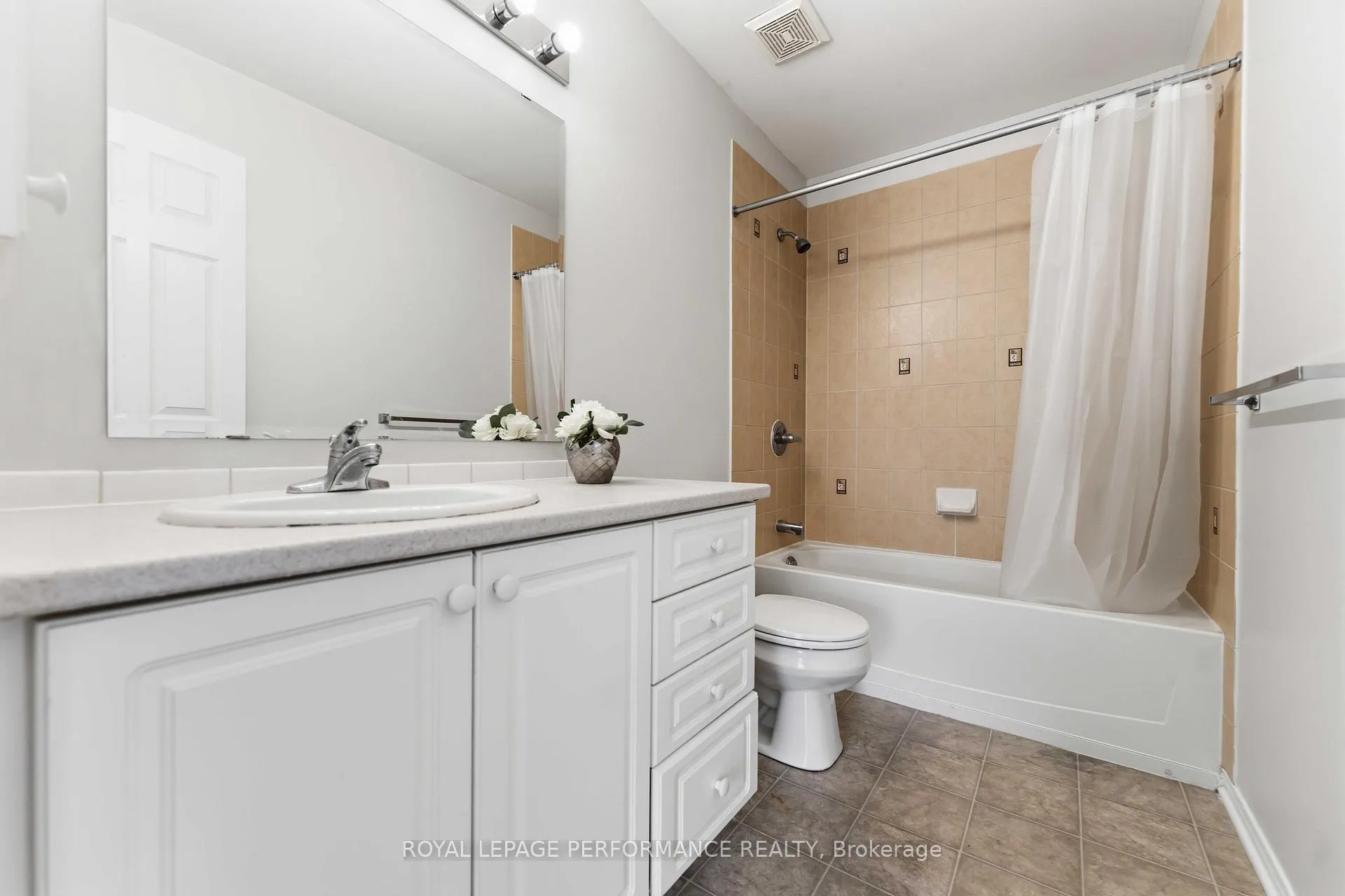 Photo 29 of 640 Louis Toscano Drive W, Ottawa, Avalon East — HOMEH