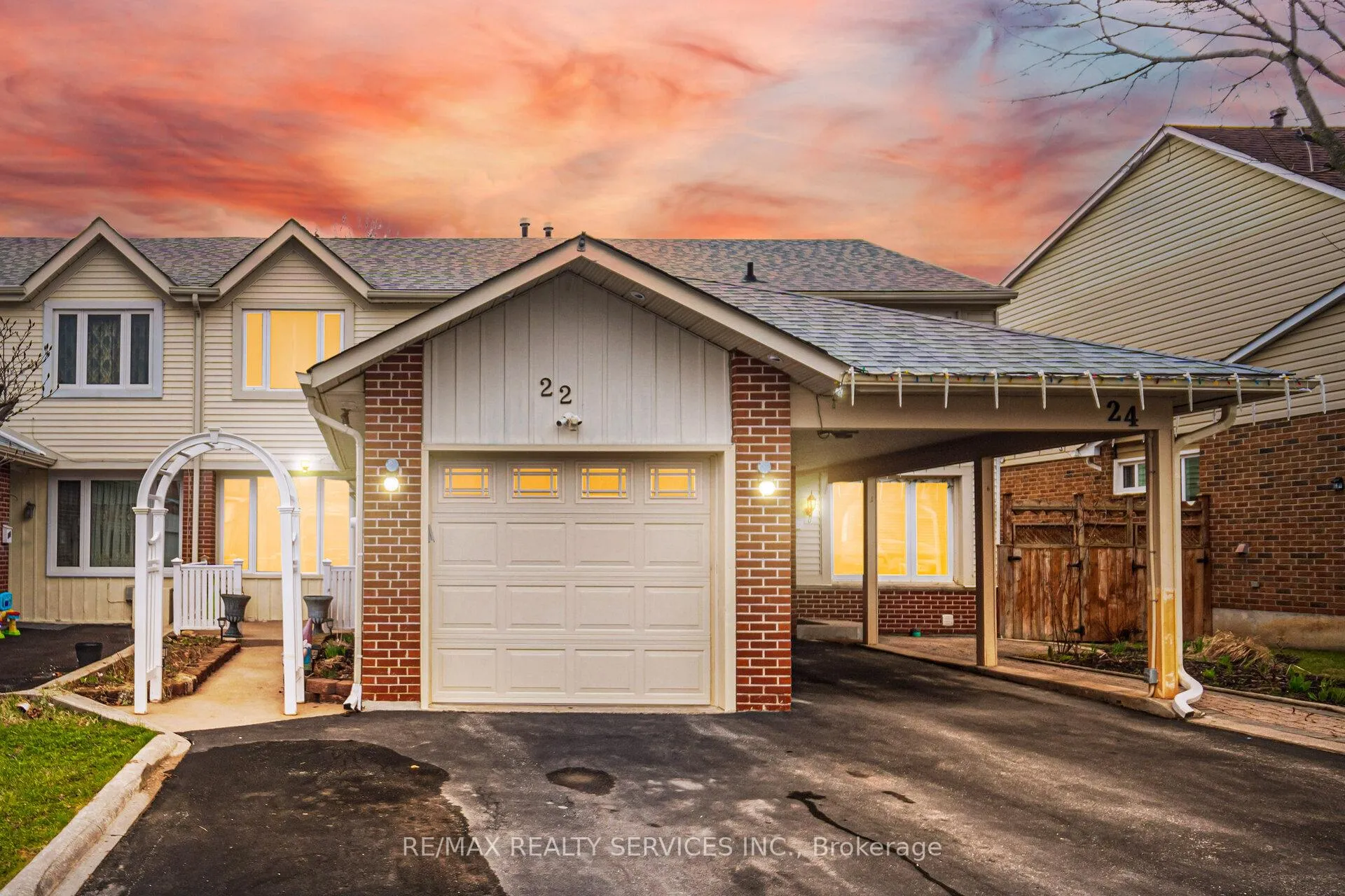 Photo 1 of 22 Rushmore Crescent W, Brampton, Heart Lake East — HOMEH