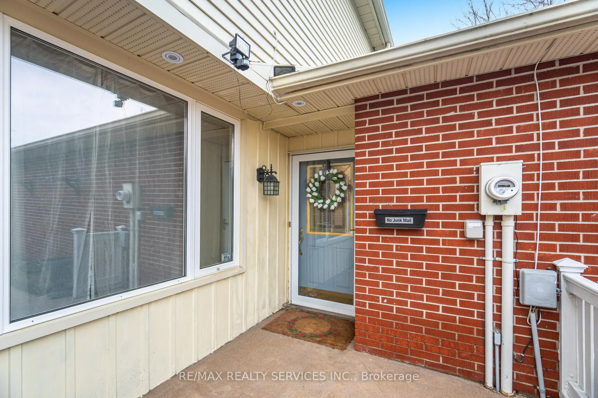 Photo 9 of 22 Rushmore Crescent W, Brampton, Heart Lake East — HOMEH