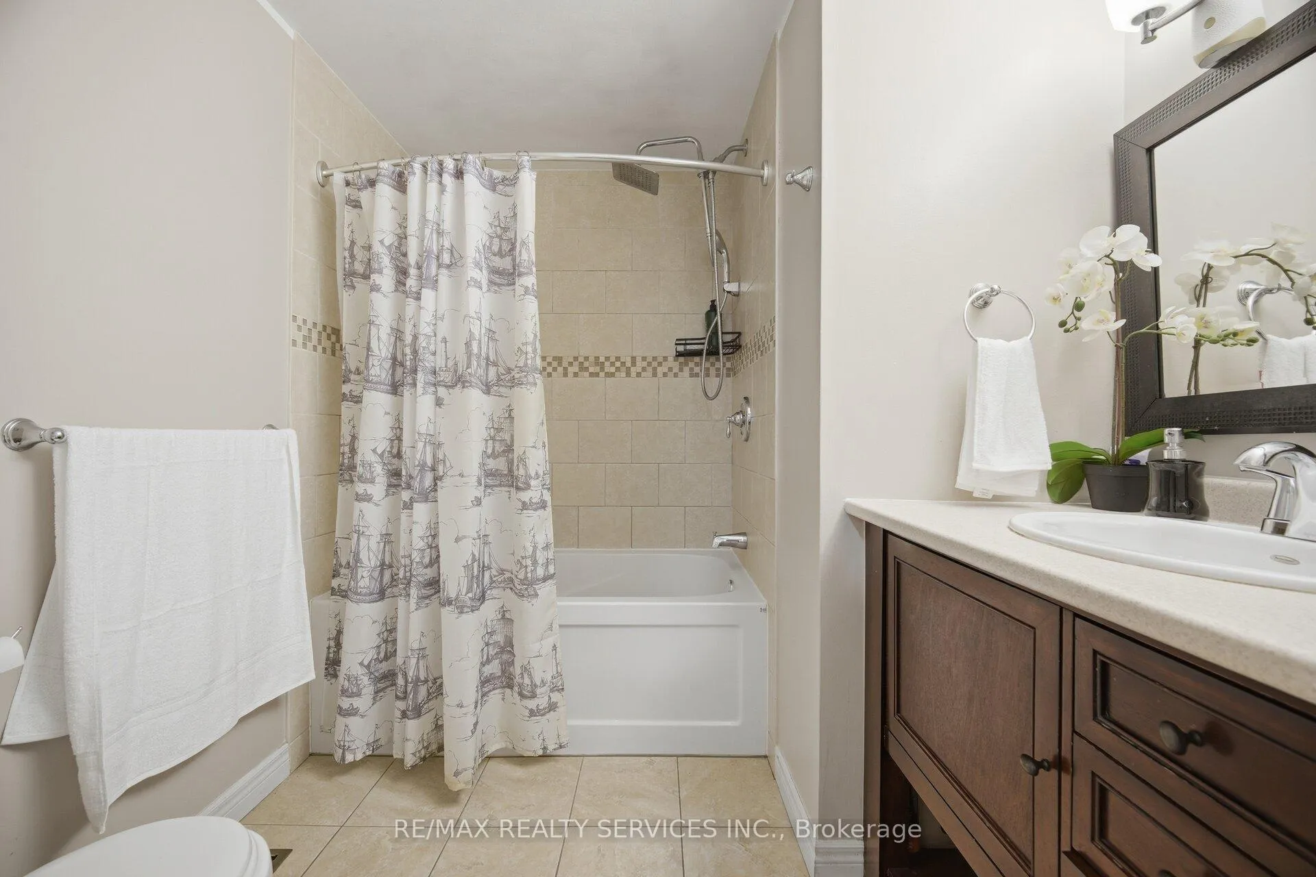 Photo 33 of 22 Rushmore Crescent W, Brampton, Heart Lake East — HOMEH