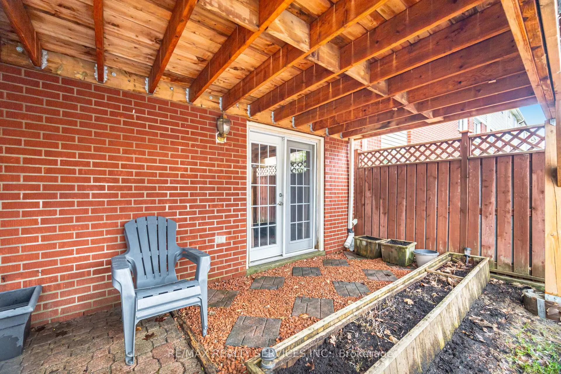 Photo 47 of 22 Rushmore Crescent W, Brampton, Heart Lake East — HOMEH