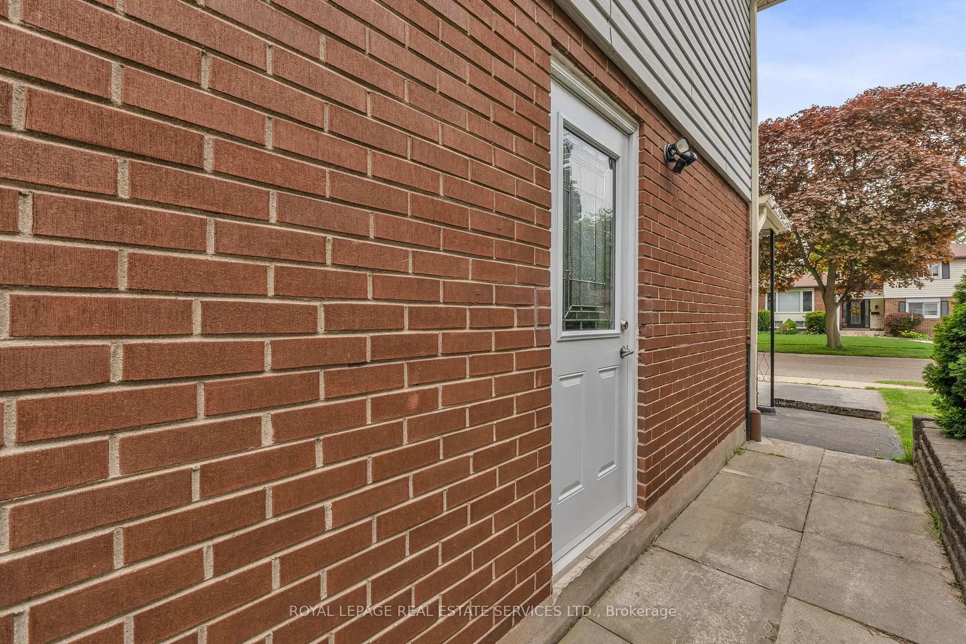 Photo 5 of Unit #Lower, 509 Pinedale Avenue, Burlington, Appleby — HOMEH