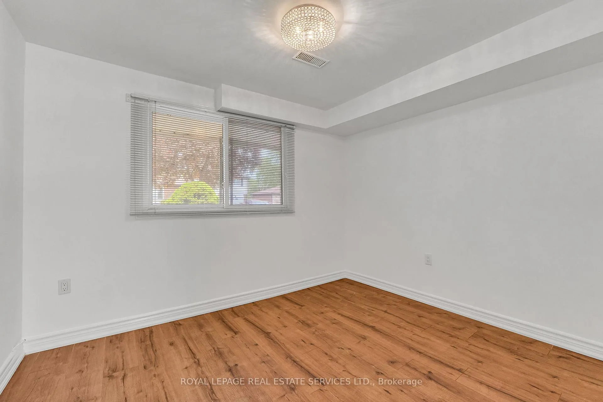 Photo 8 of Unit #Lower, 509 Pinedale Avenue, Burlington, Appleby — HOMEH