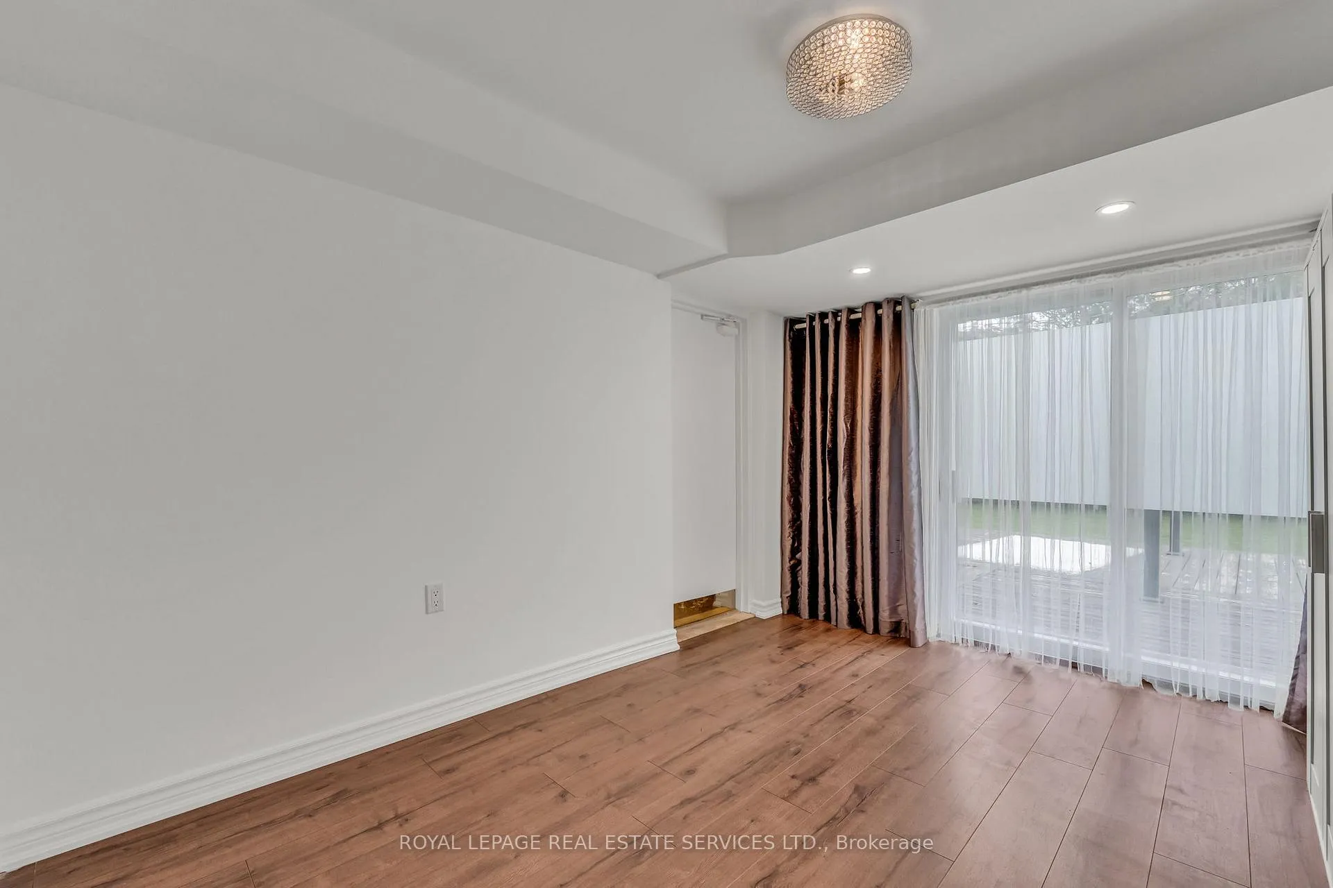 Photo 11 of Unit #Lower, 509 Pinedale Avenue, Burlington, Appleby — HOMEH