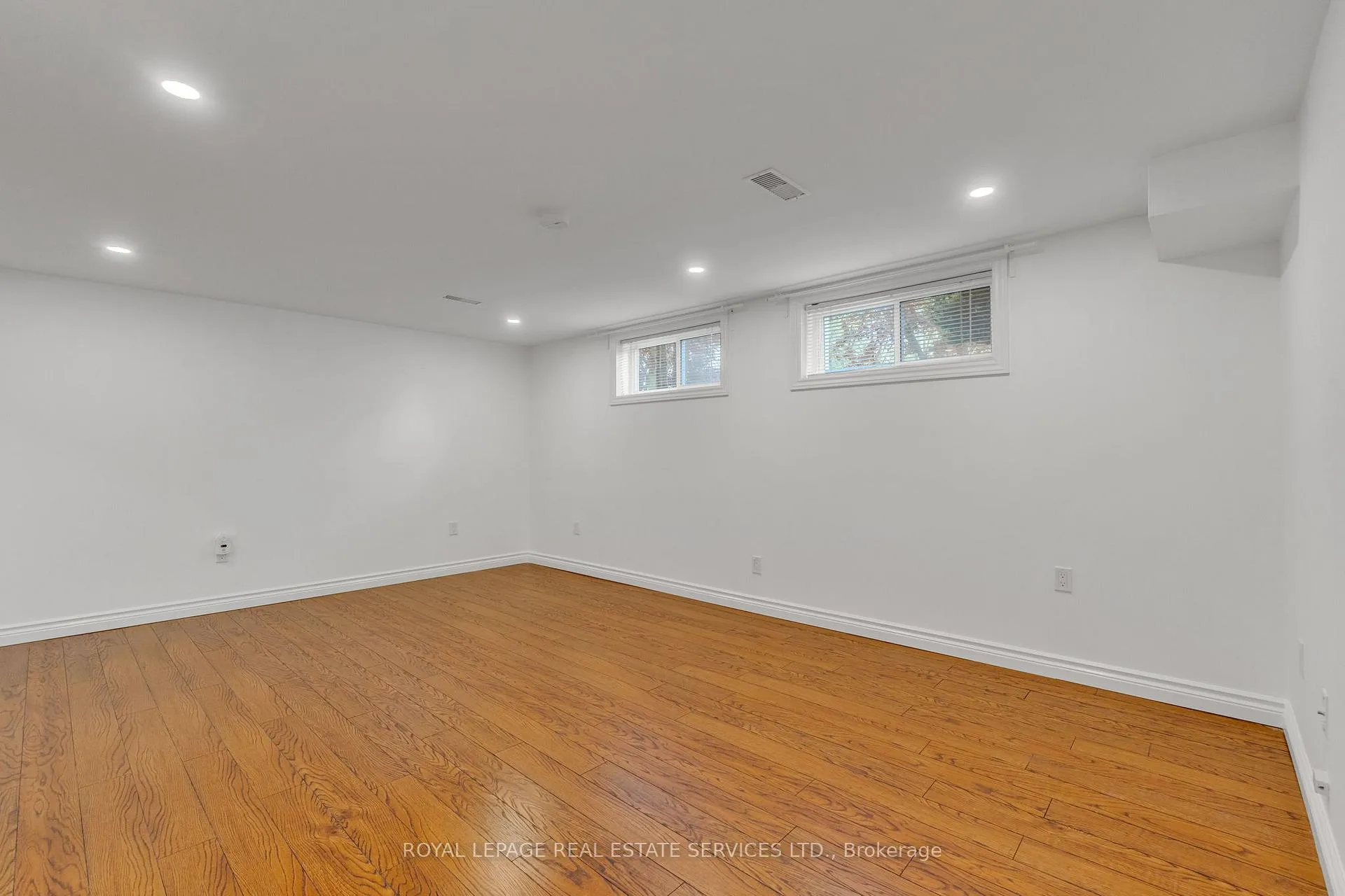 Photo 20 of Unit #Lower, 509 Pinedale Avenue, Burlington, Appleby — HOMEH