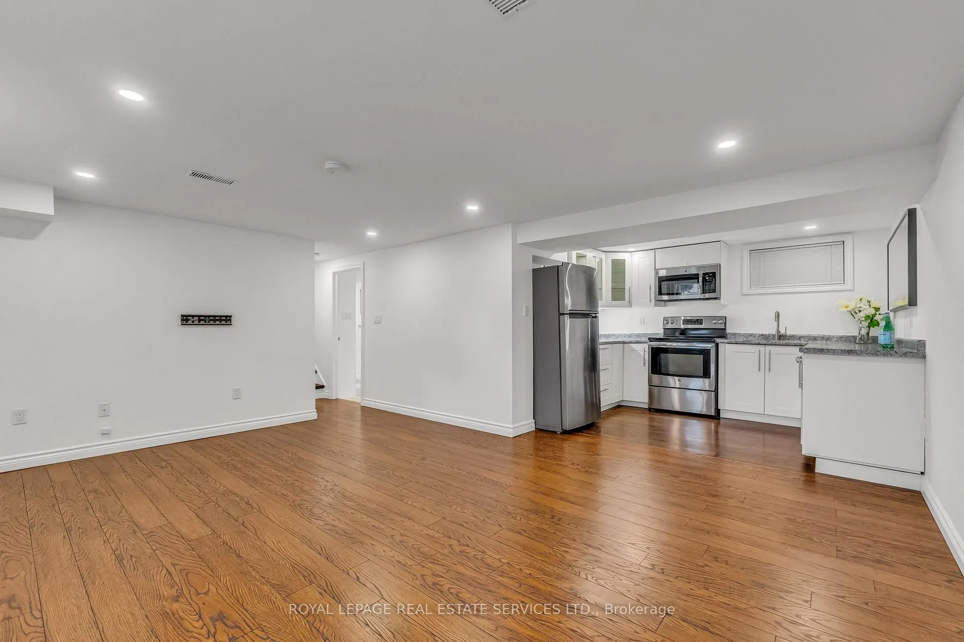 Photo 21 of Unit #Lower, 509 Pinedale Avenue, Burlington, Appleby — HOMEH