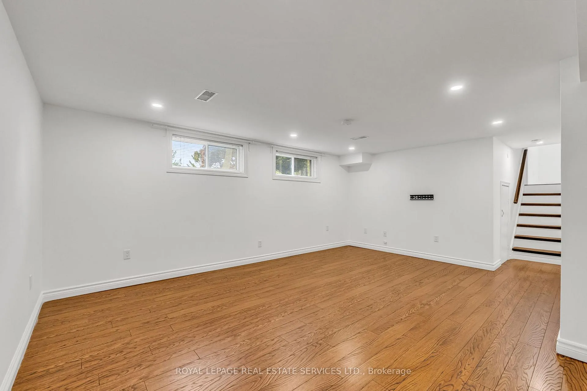 Photo 23 of Unit #Lower, 509 Pinedale Avenue, Burlington, Appleby — HOMEH
