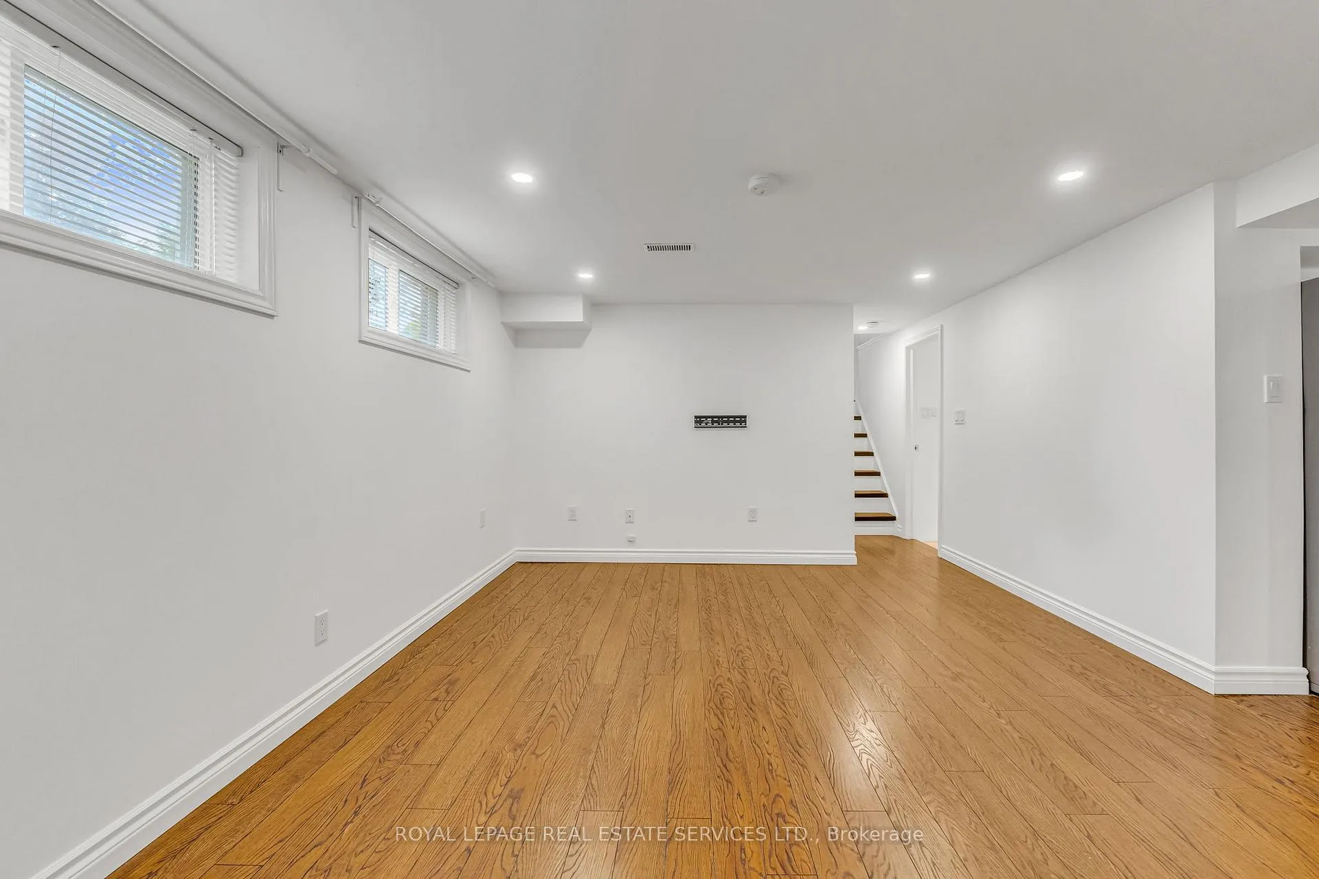 Photo 24 of Unit #Lower, 509 Pinedale Avenue, Burlington, Appleby — HOMEH