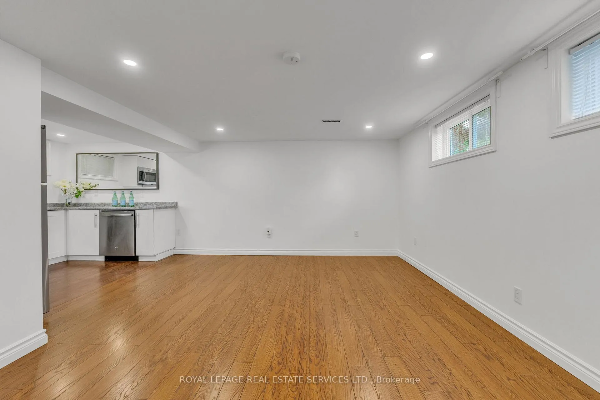 Photo 25 of Unit #Lower, 509 Pinedale Avenue, Burlington, Appleby — HOMEH