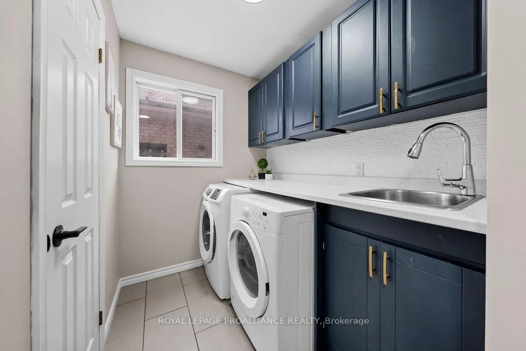 Photo 17 of 29 Sherwood Crescent, Belleville, Belleville Ward — HOMEH