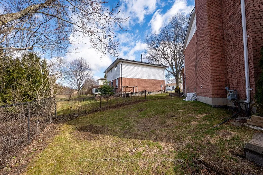 Photo 49 of 29 Sherwood Crescent, Belleville, Belleville Ward — HOMEH