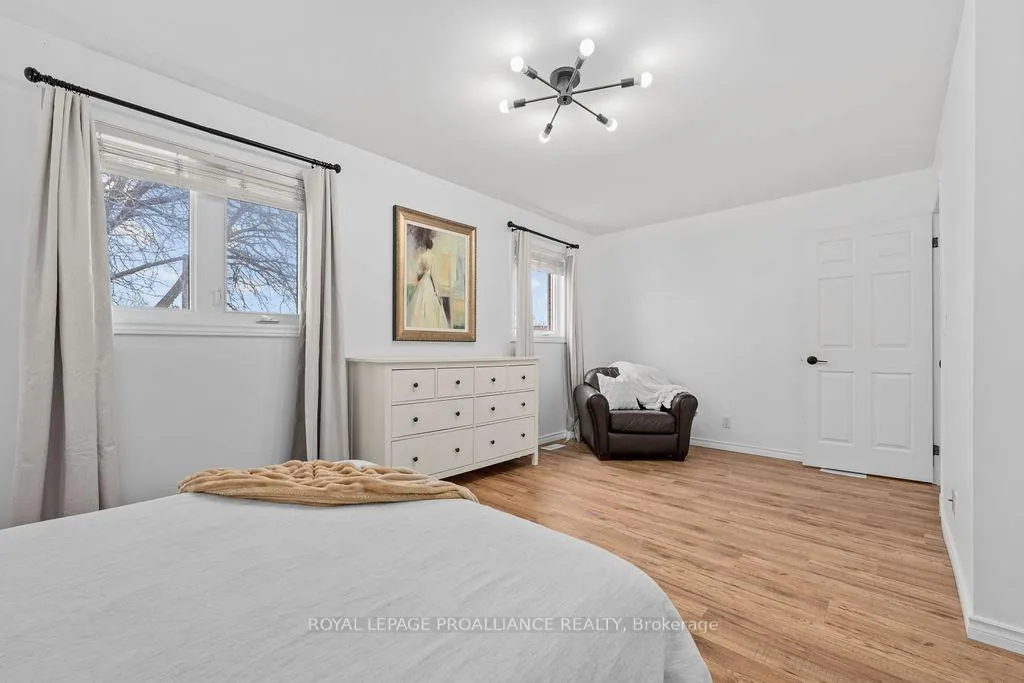 Photo 55 of 29 Sherwood Crescent, Belleville, Belleville Ward — HOMEH