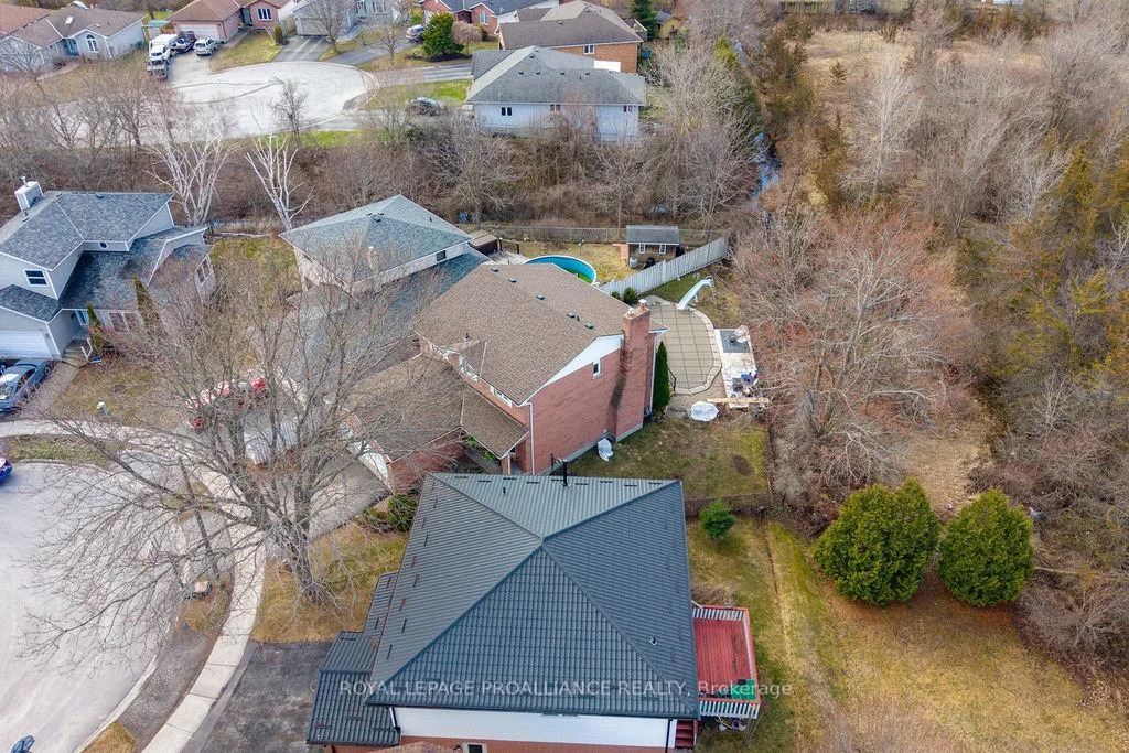 Photo 20 of 29 Sherwood Crescent, Belleville, Belleville Ward — HOMEH