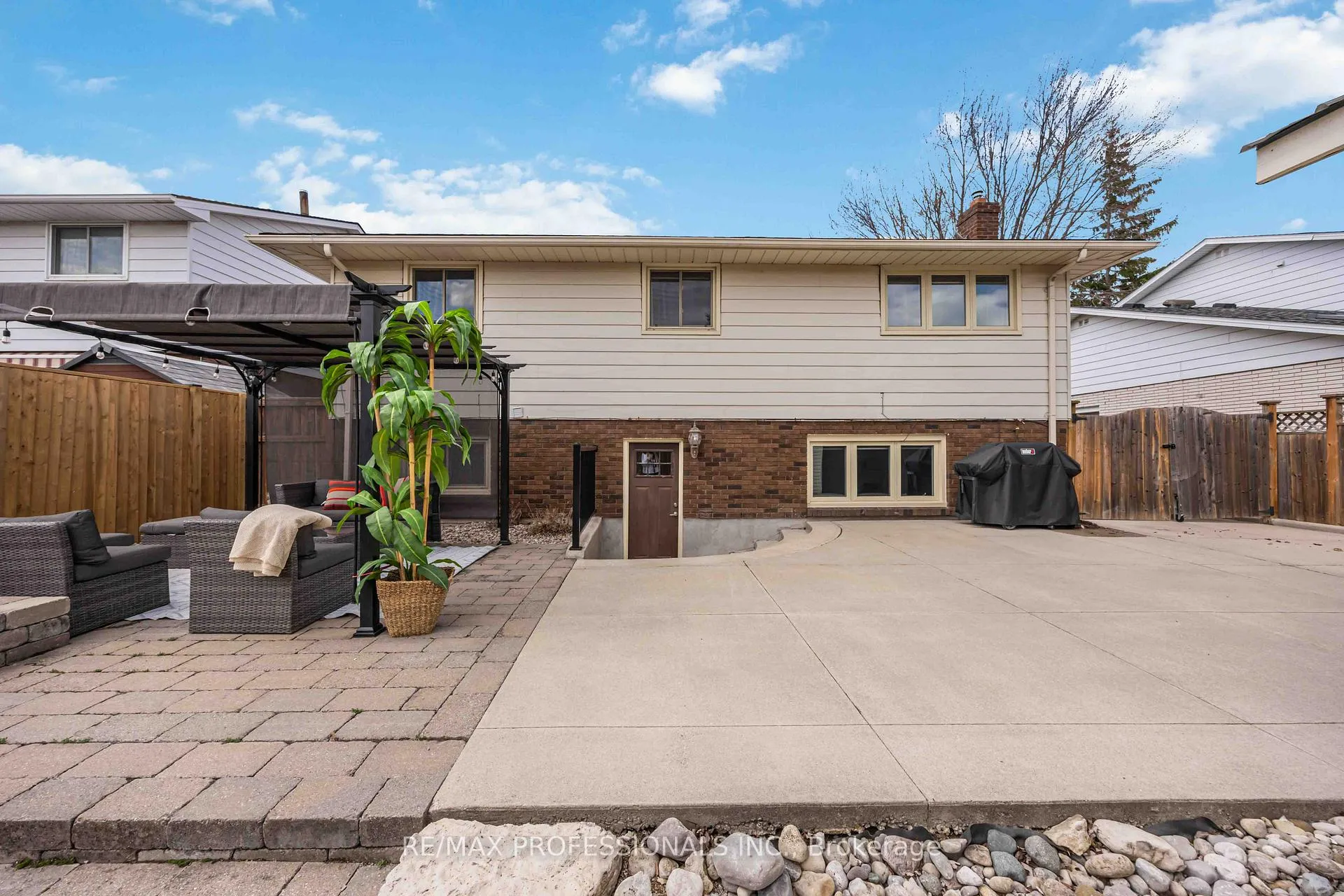 Photo 46 of 812 Danbury Crescent, Sarnia — HOMEH