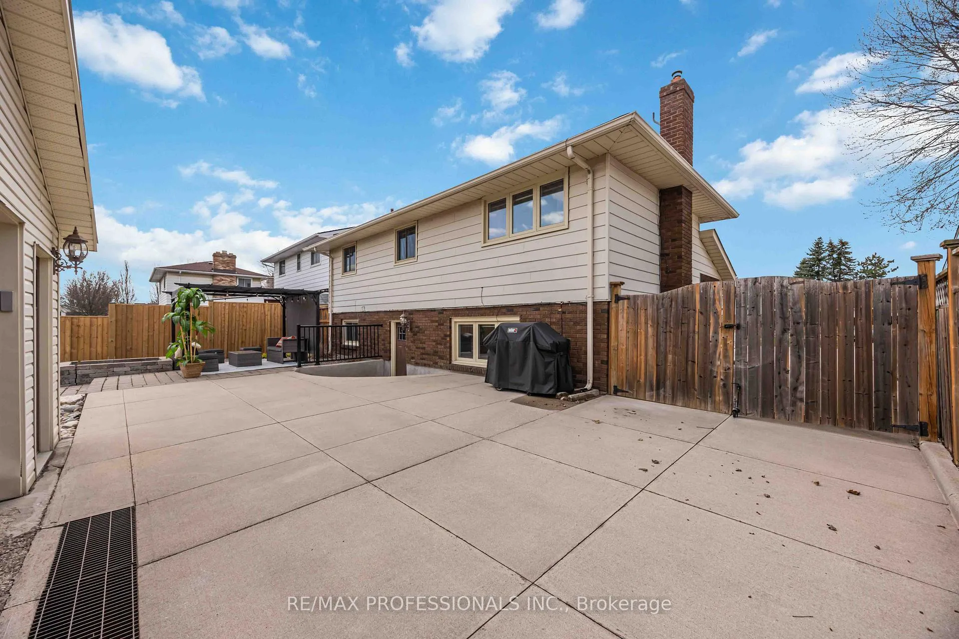 Photo 47 of 812 Danbury Crescent, Sarnia — HOMEH