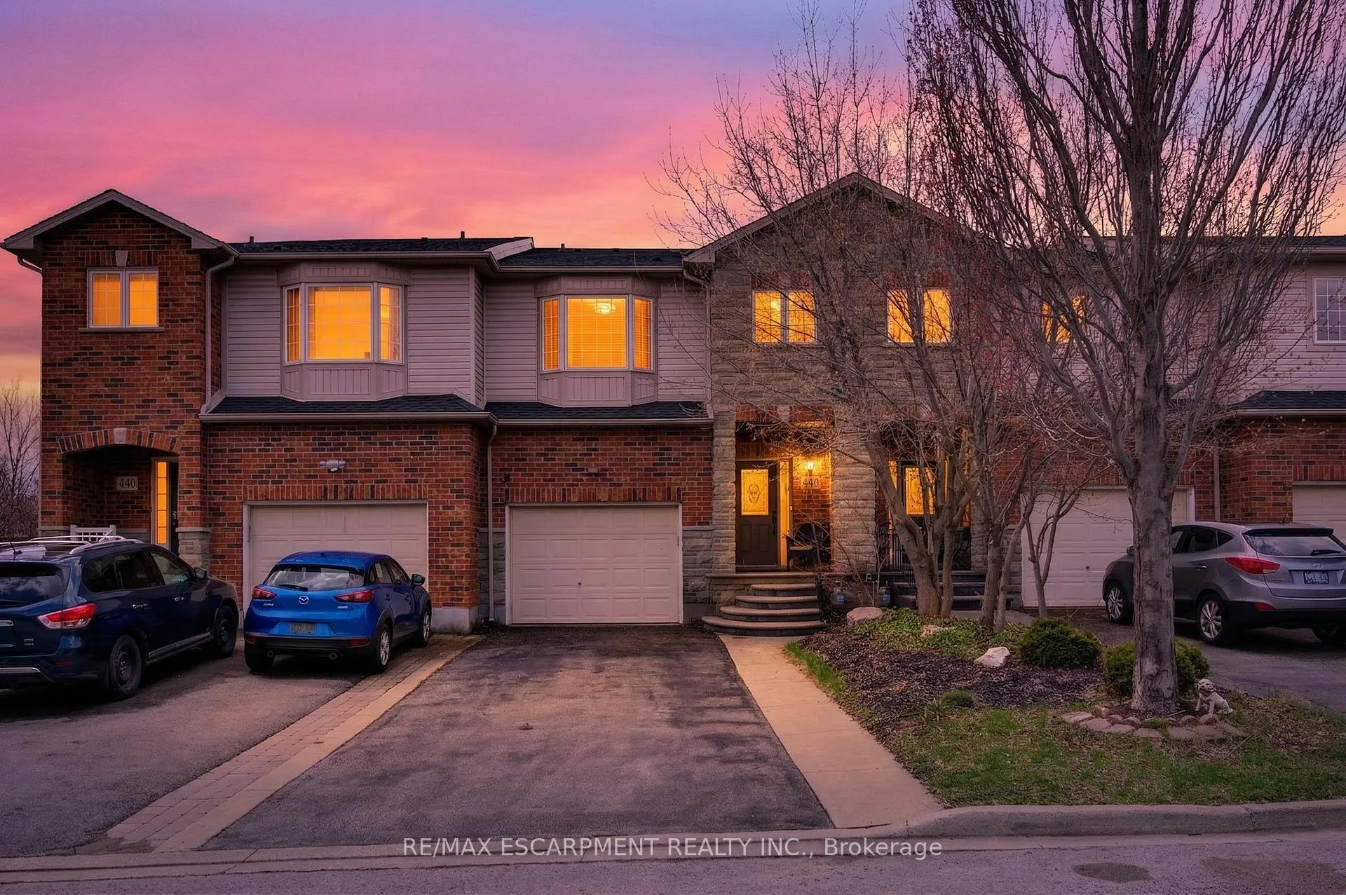 Photo 2 of 4138 Medland Drive, Burlington, Rose — HOMEH