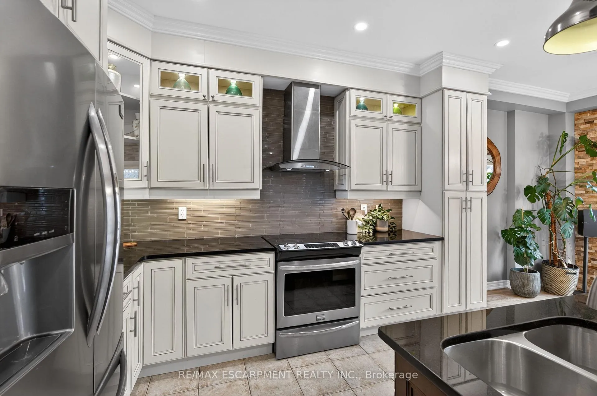 Photo 10 of 4138 Medland Drive, Burlington, Rose — HOMEH