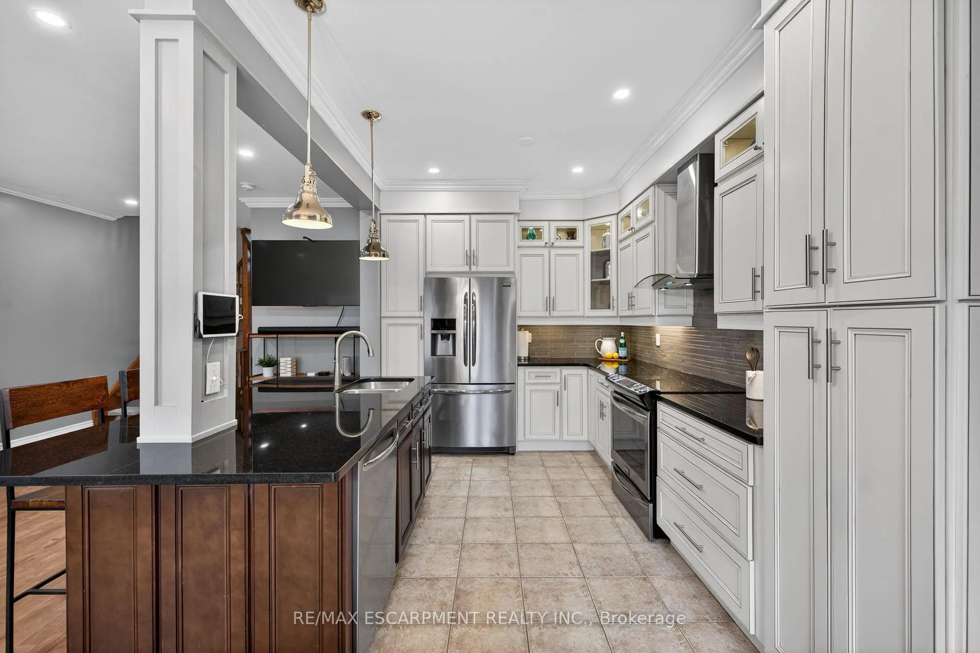 Photo 11 of 4138 Medland Drive, Burlington, Rose — HOMEH