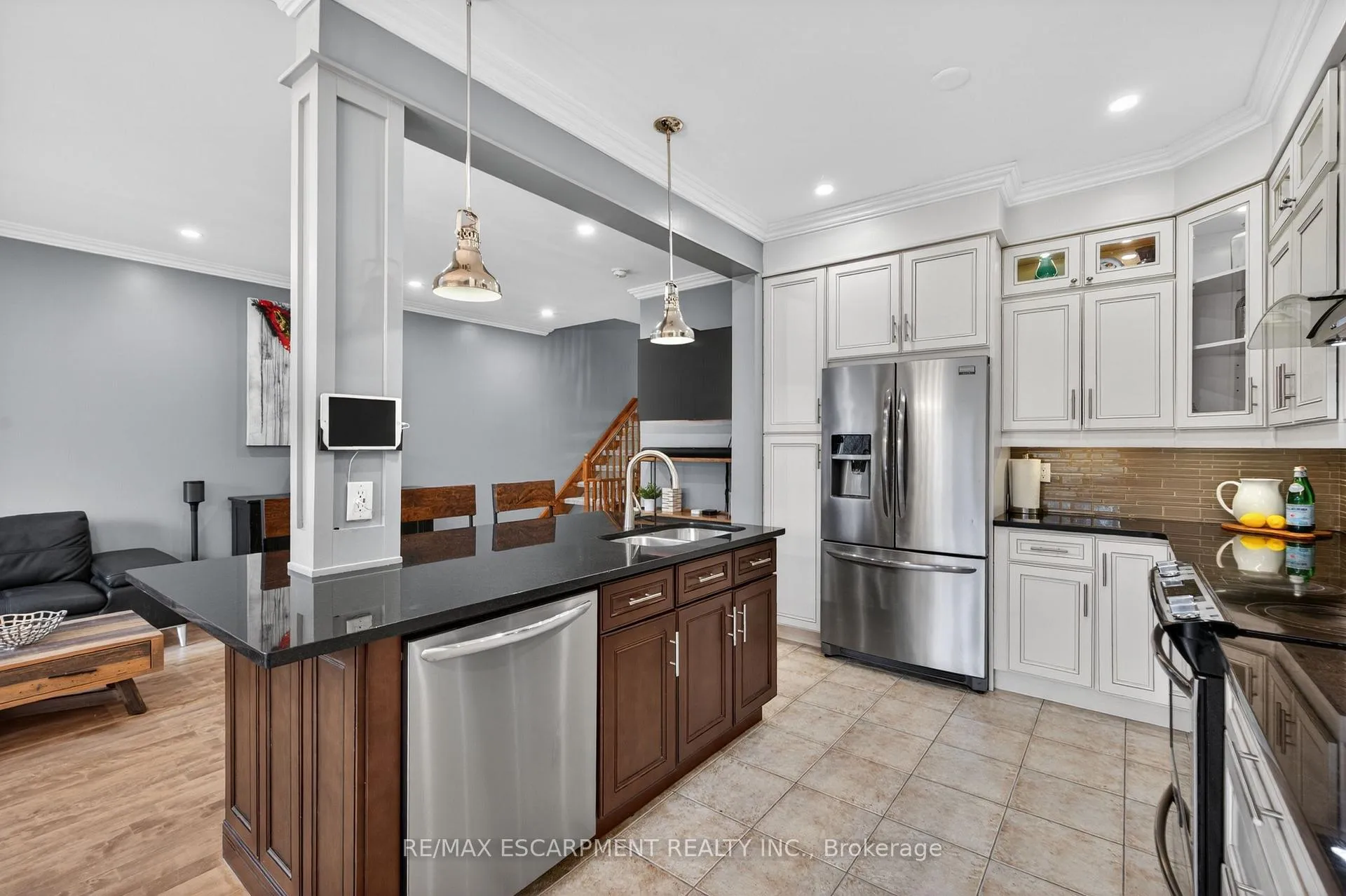 Photo 12 of 4138 Medland Drive, Burlington, Rose — HOMEH