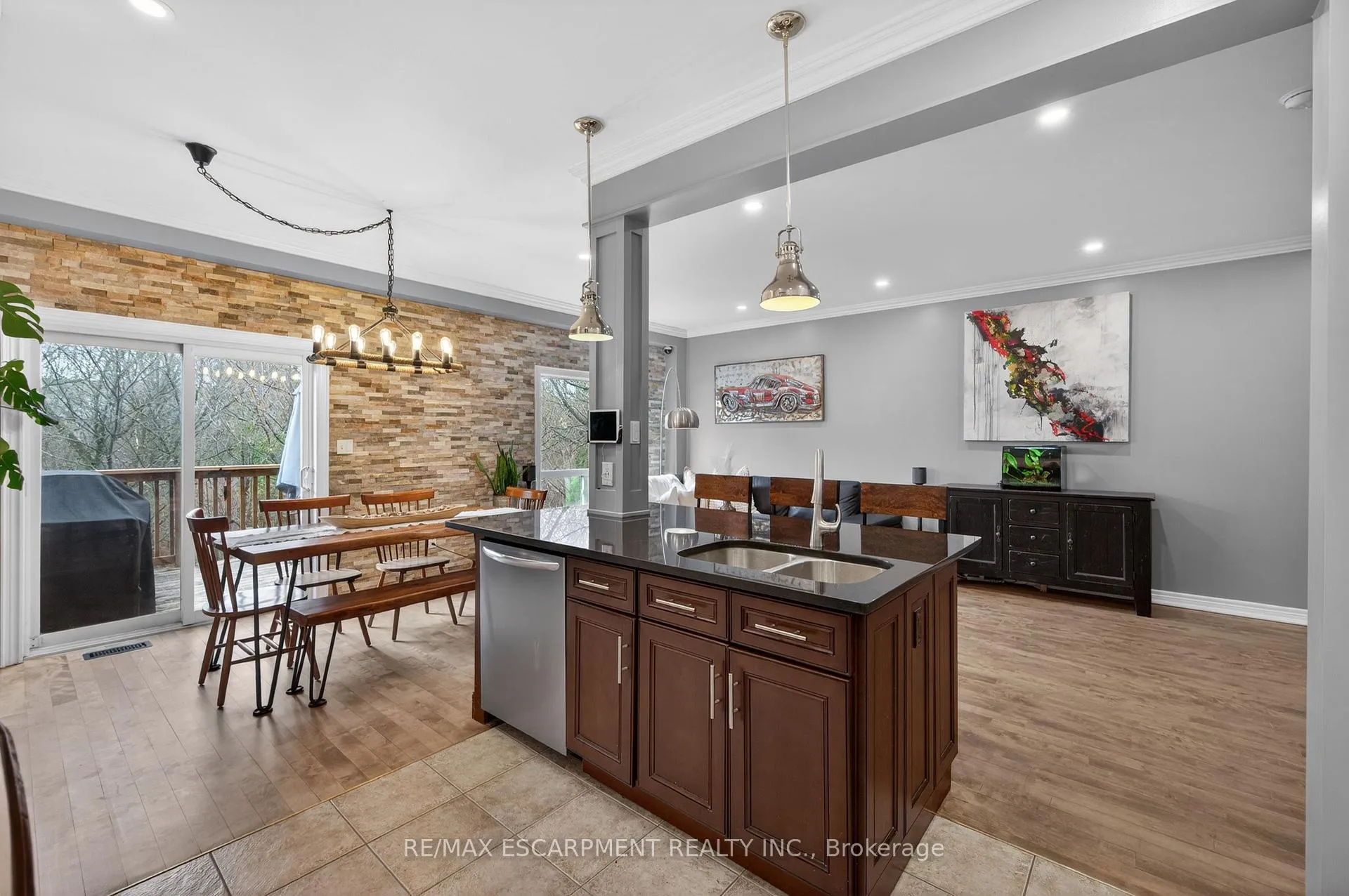 Photo 13 of 4138 Medland Drive, Burlington, Rose — HOMEH
