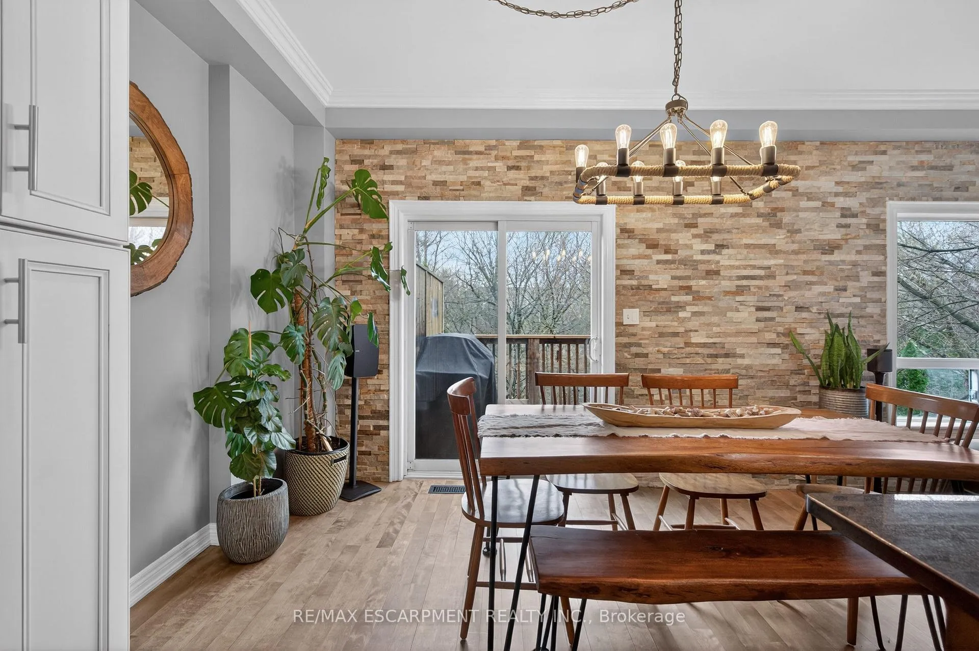 Photo 14 of 4138 Medland Drive, Burlington, Rose — HOMEH