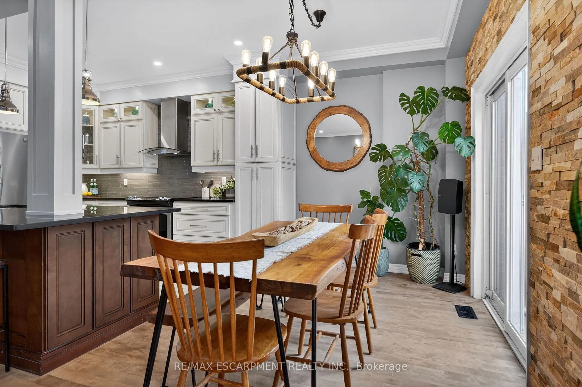 Photo 18 of 4138 Medland Drive, Burlington, Rose — HOMEH