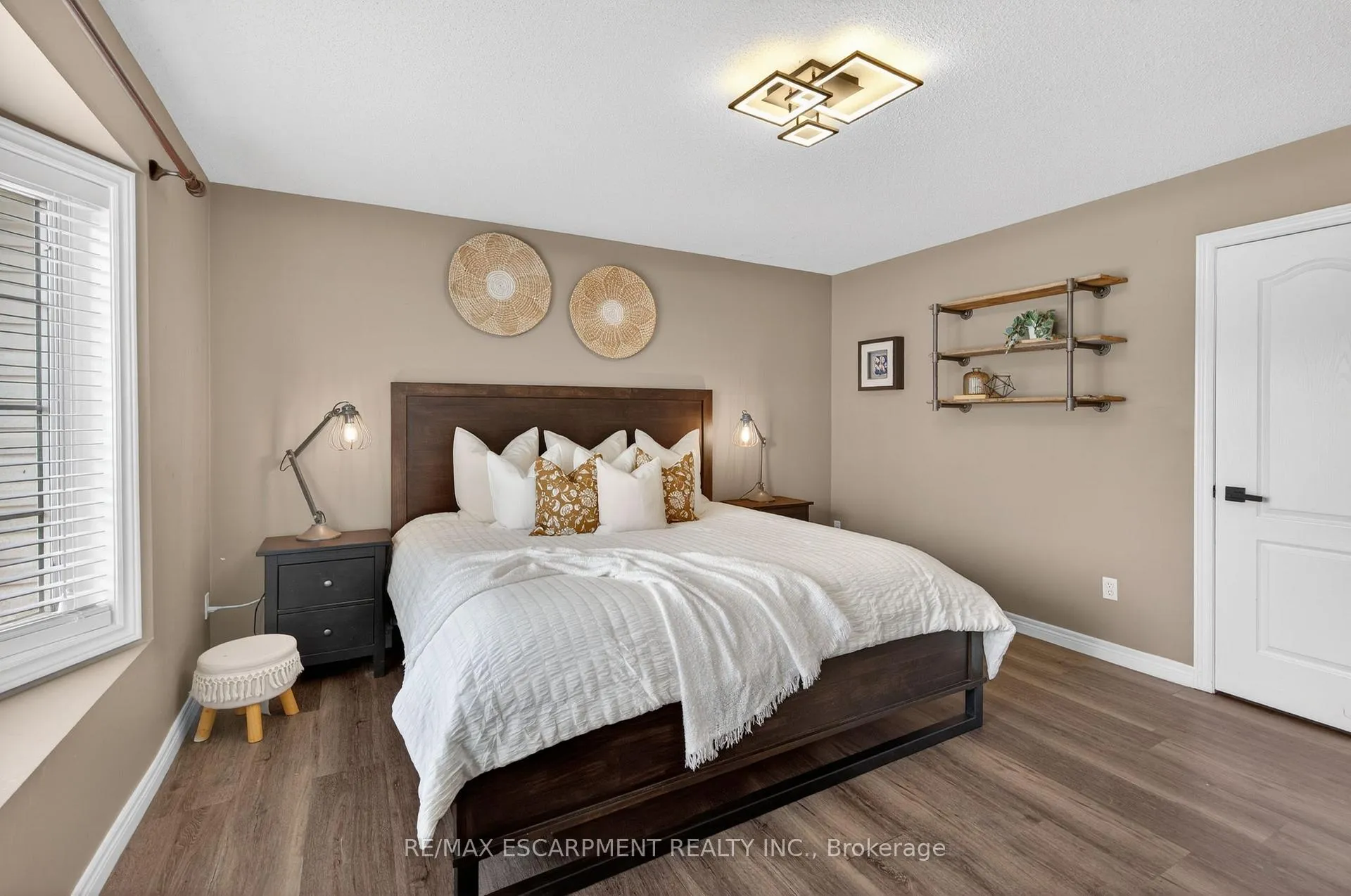 Photo 23 of 4138 Medland Drive, Burlington, Rose — HOMEH