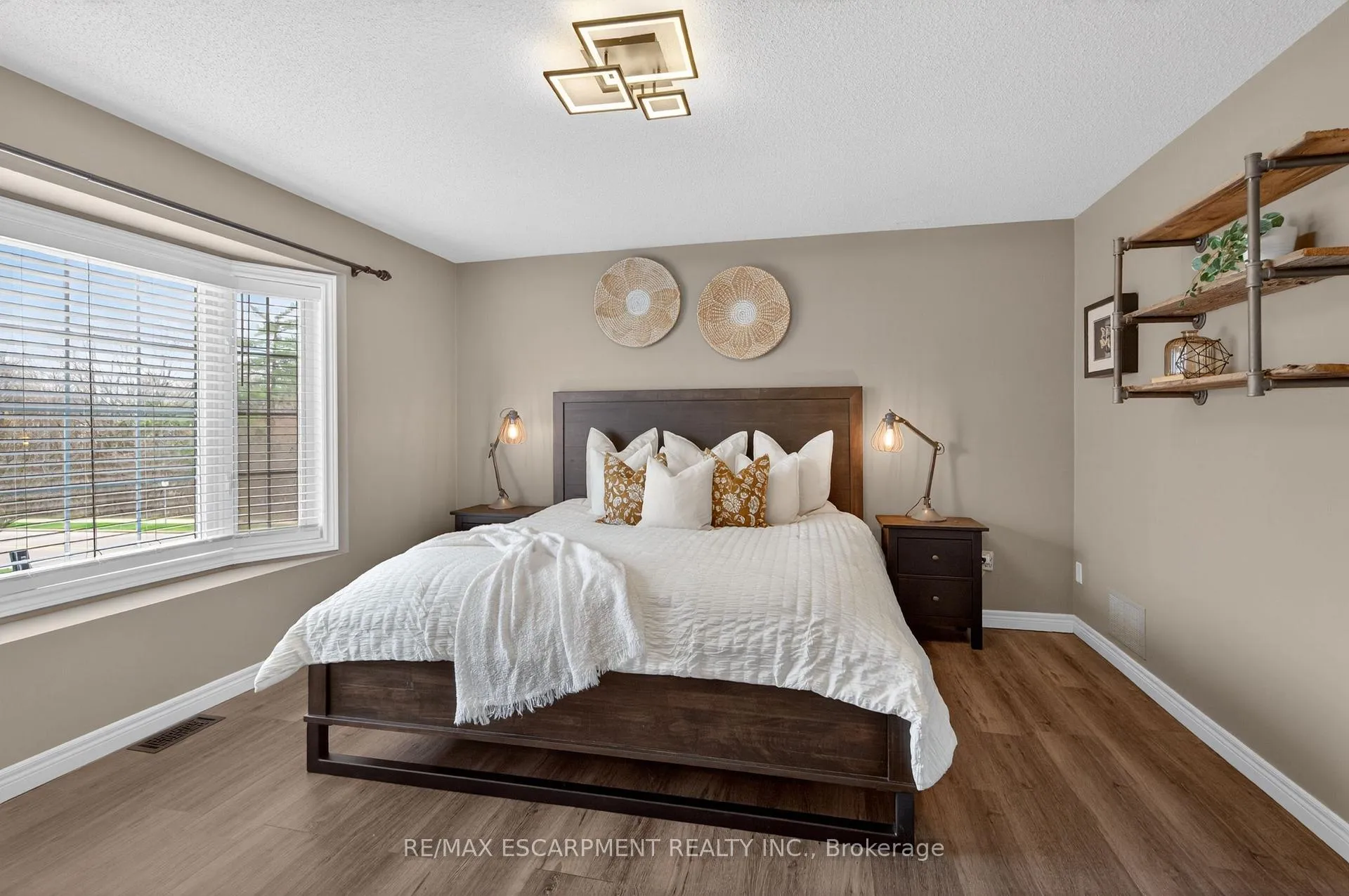 Photo 24 of 4138 Medland Drive, Burlington, Rose — HOMEH