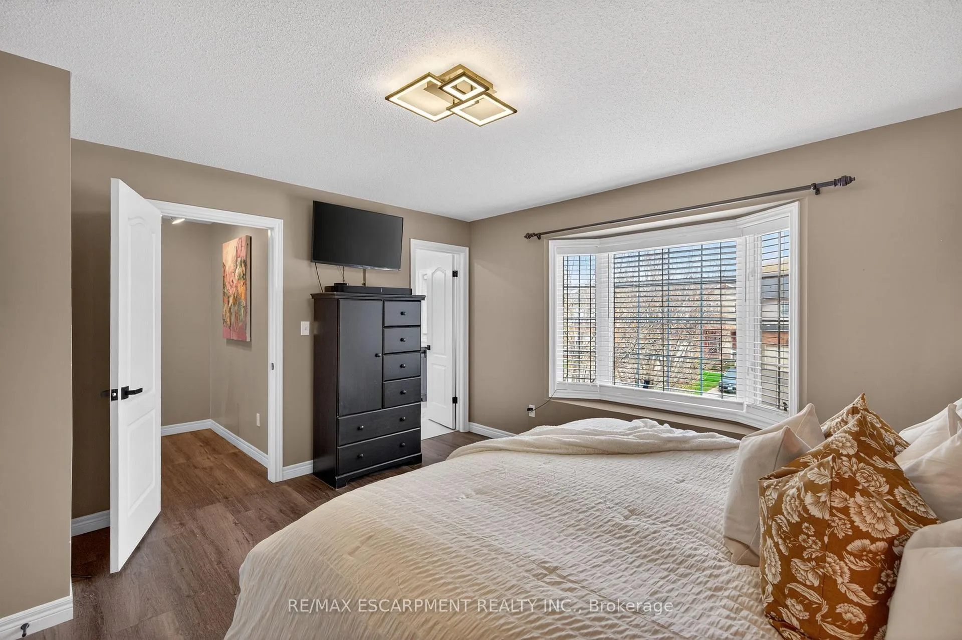 Photo 25 of 4138 Medland Drive, Burlington, Rose — HOMEH