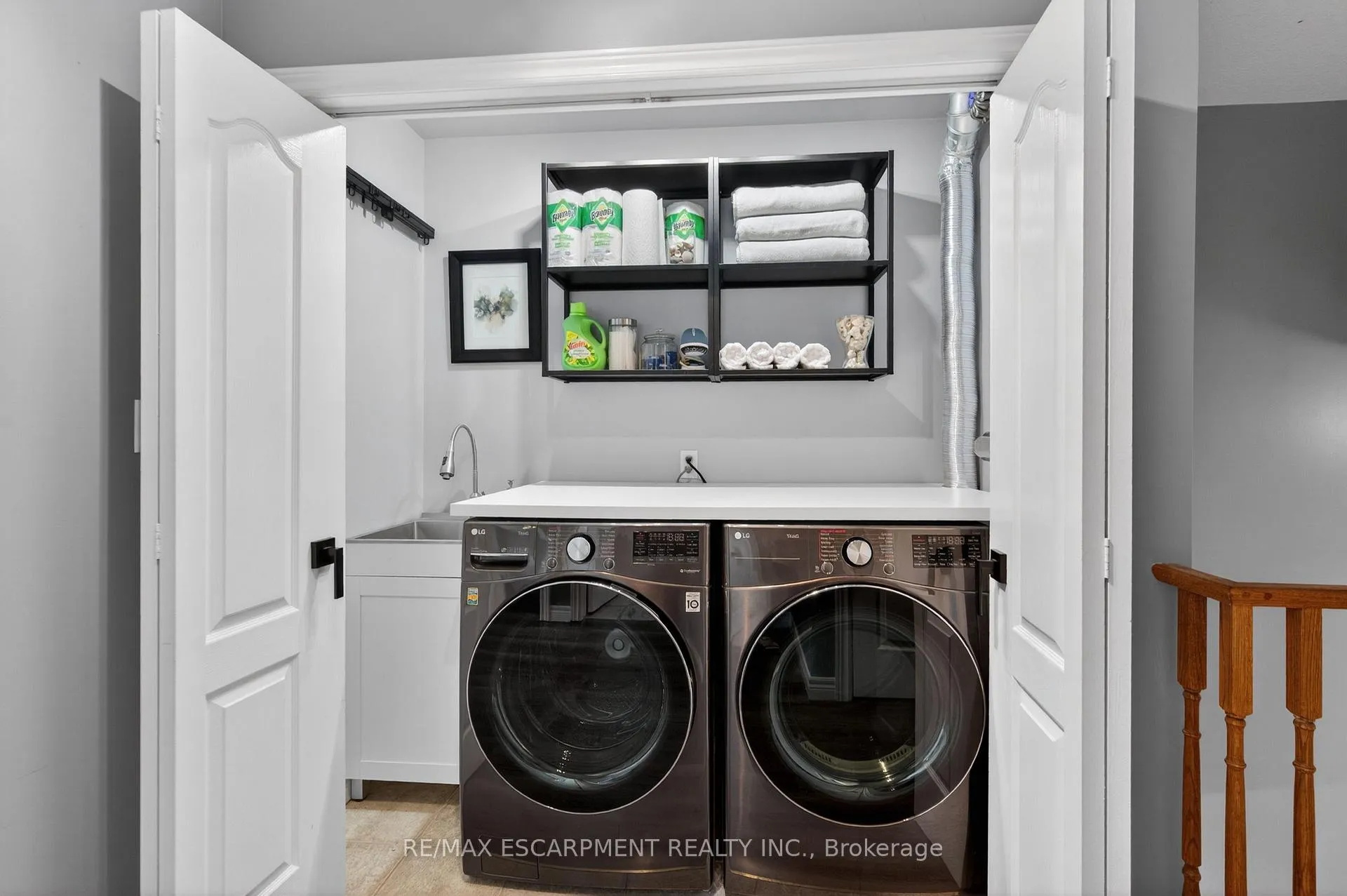 Photo 29 of 4138 Medland Drive, Burlington, Rose — HOMEH