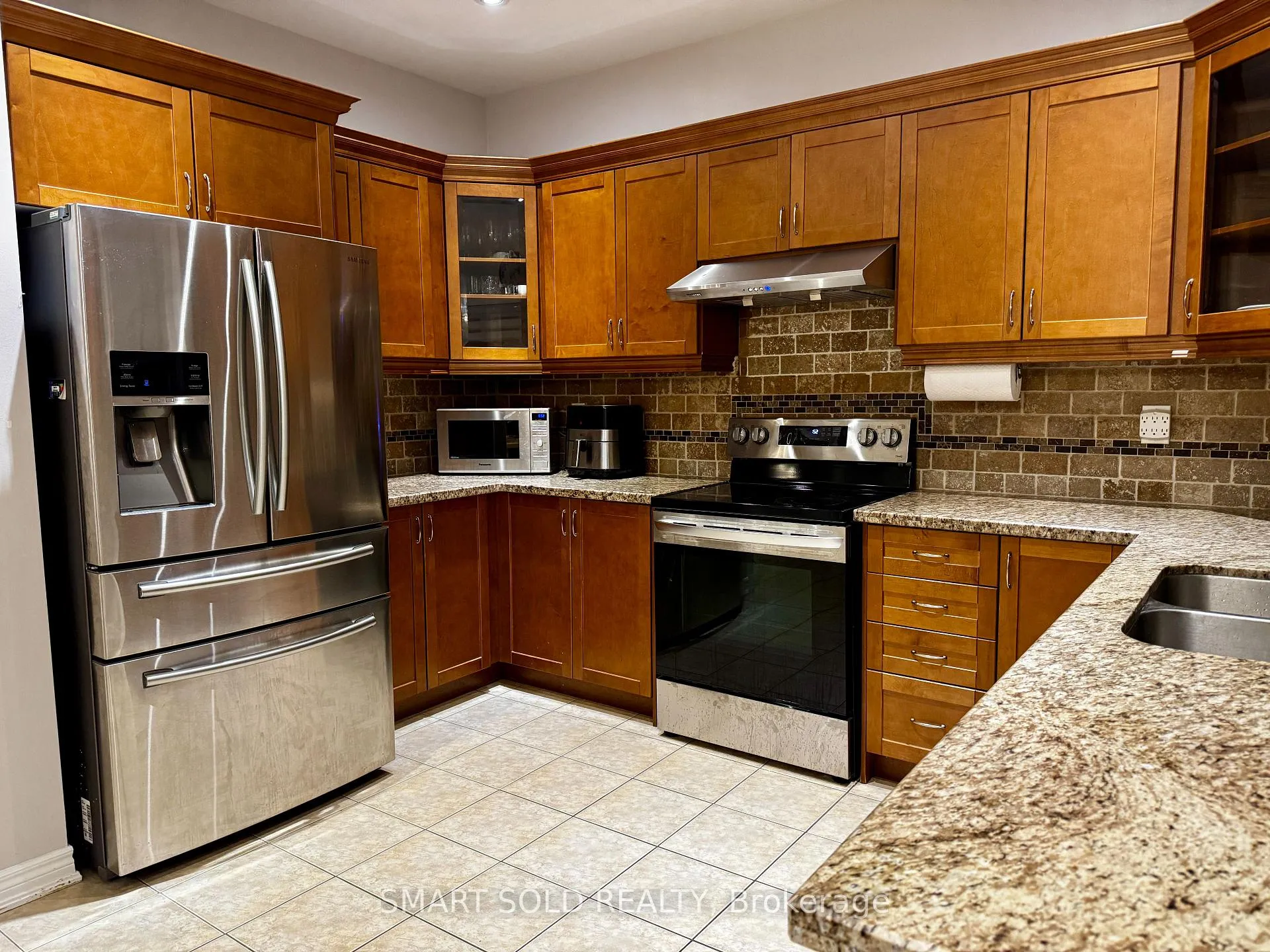Photo 6 of 35 Cosford Street, Aurora, Bayview Northeast — HOMEH