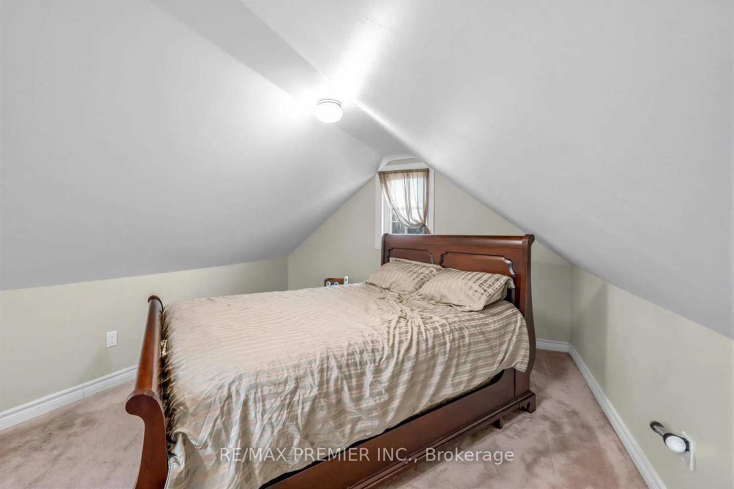 Photo 16 of 144 Westlake Avenue, Toronto, Woodbine-Lumsden — HOMEH