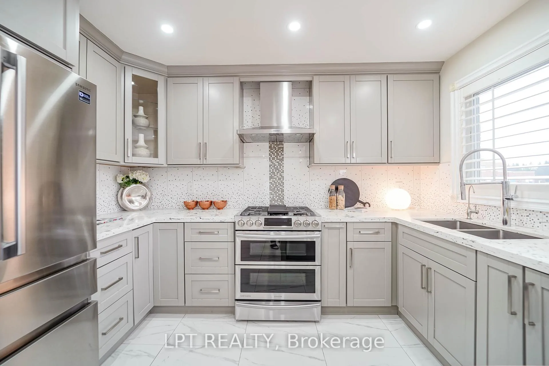 Photo 7 of 40 Dewberry Drive, Markham, Middlefield — HOMEH